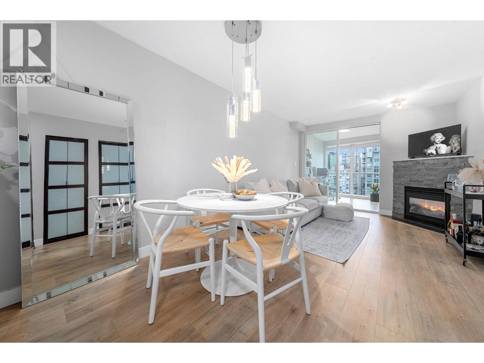 2803 939 Homer Street, Vancouver, British Columbia  V6B 2W6 - Photo 1 - R3105452