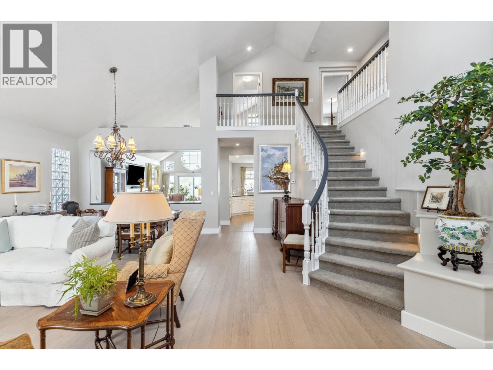 1 5110 Alderfeild Place, West Vancouver, British Columbia  V7W 2W7 - Photo 3 - R3105474