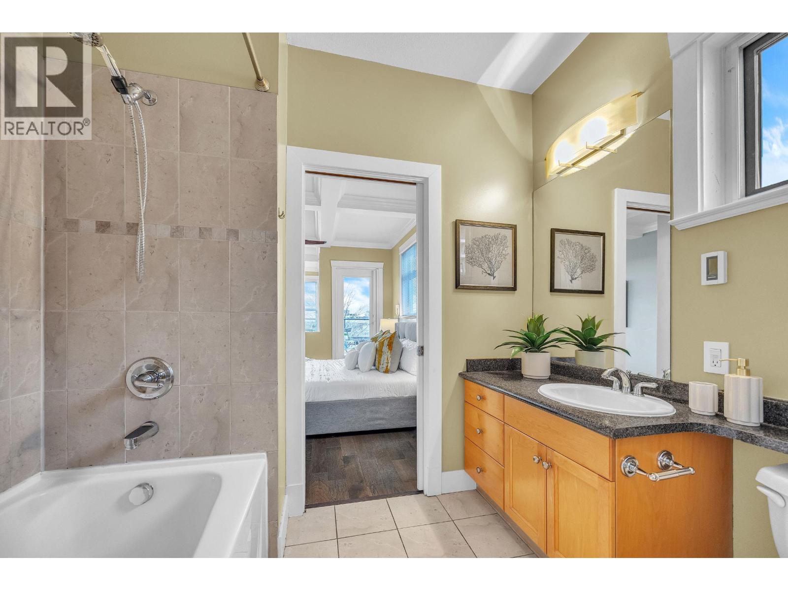 302 152 E 12th Street, North Vancouver, British Columbia  V7L 2J4 - Photo 24 - R3105507