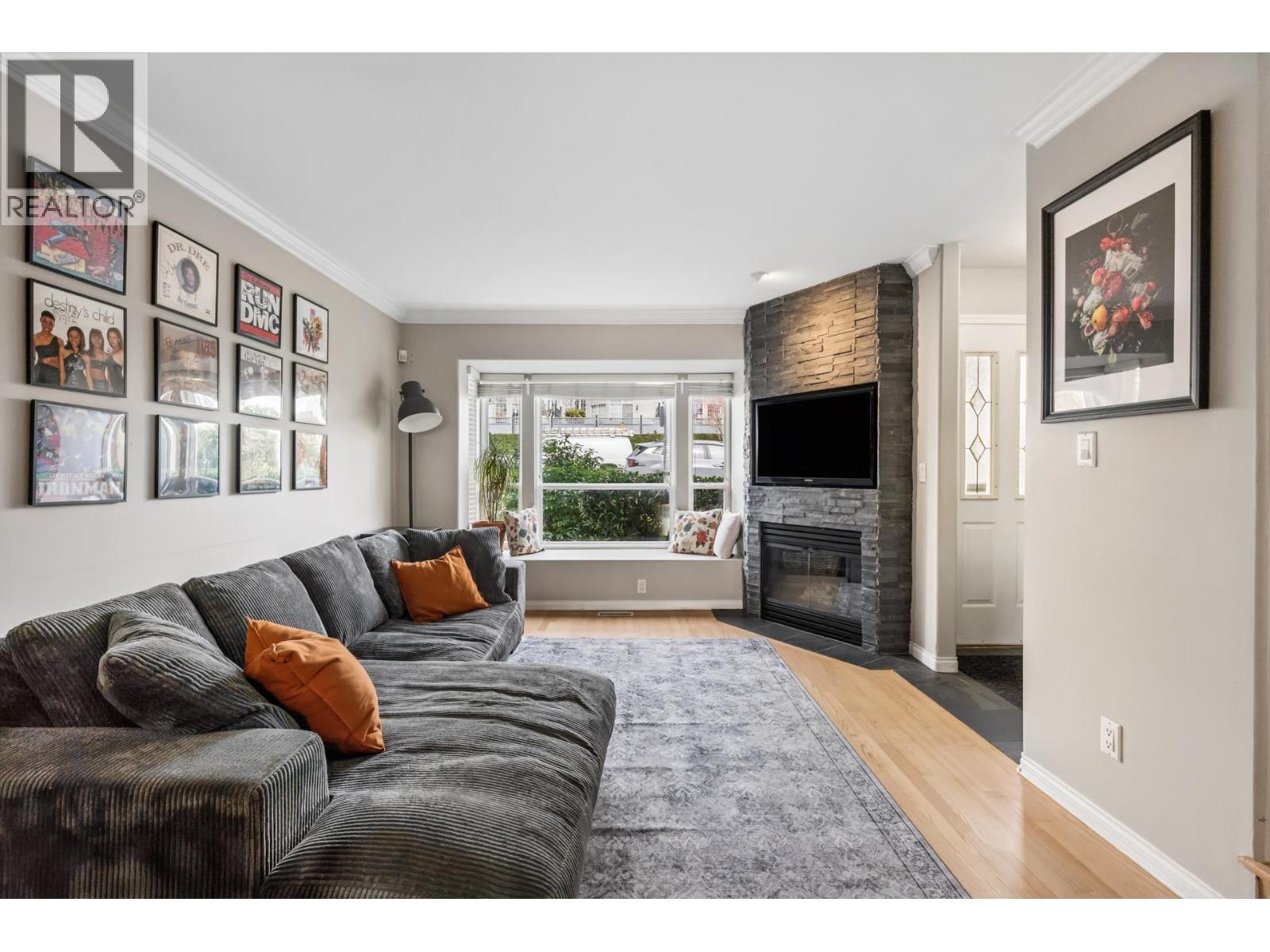 104 225 E 6th Street, North Vancouver, British Columbia  V7L 1P4 - Photo 2 - R3105523