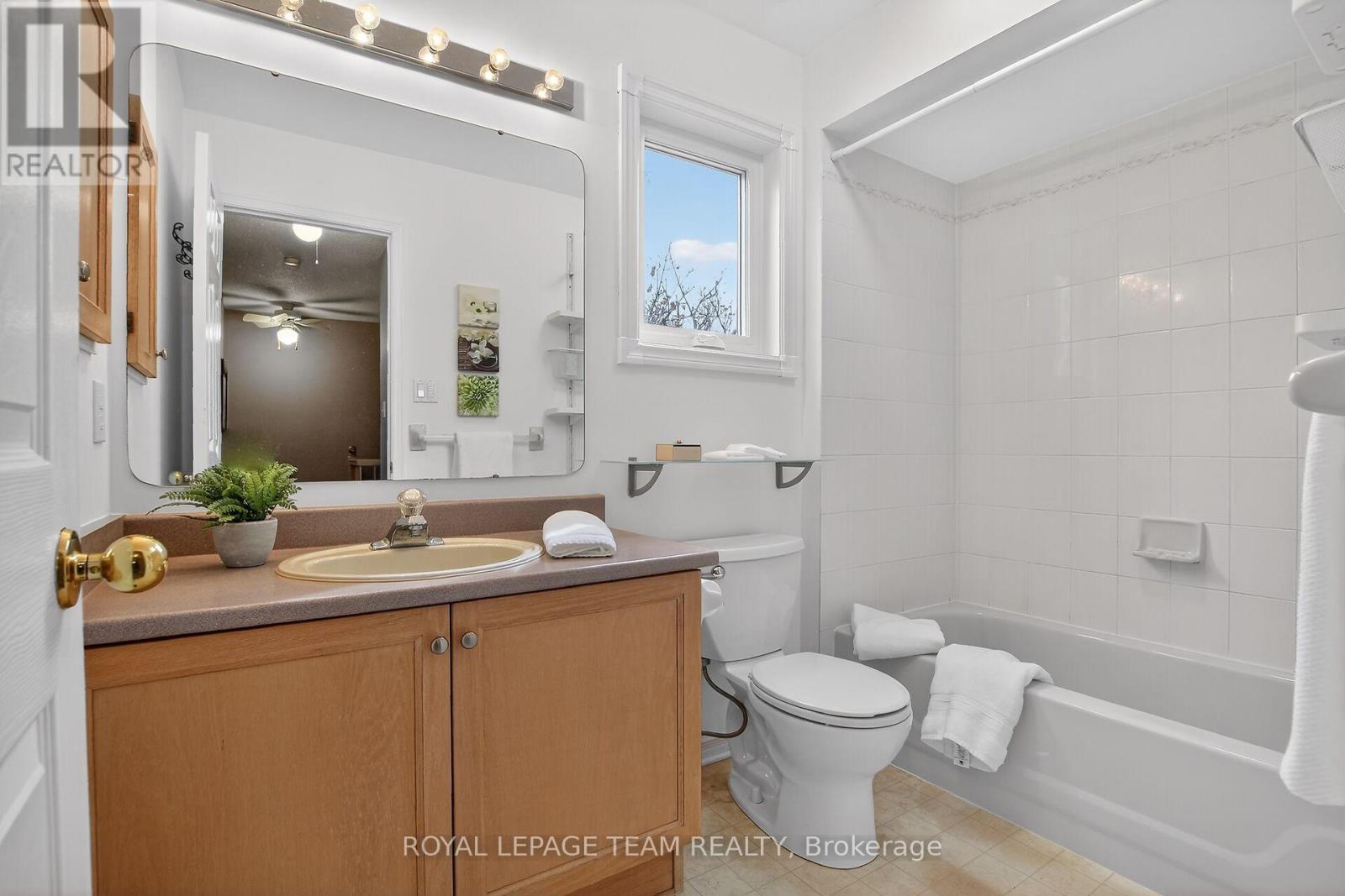 21 Baton Court, Ottawa, Ontario  K2L 4C8 - Photo 38 - X12873720