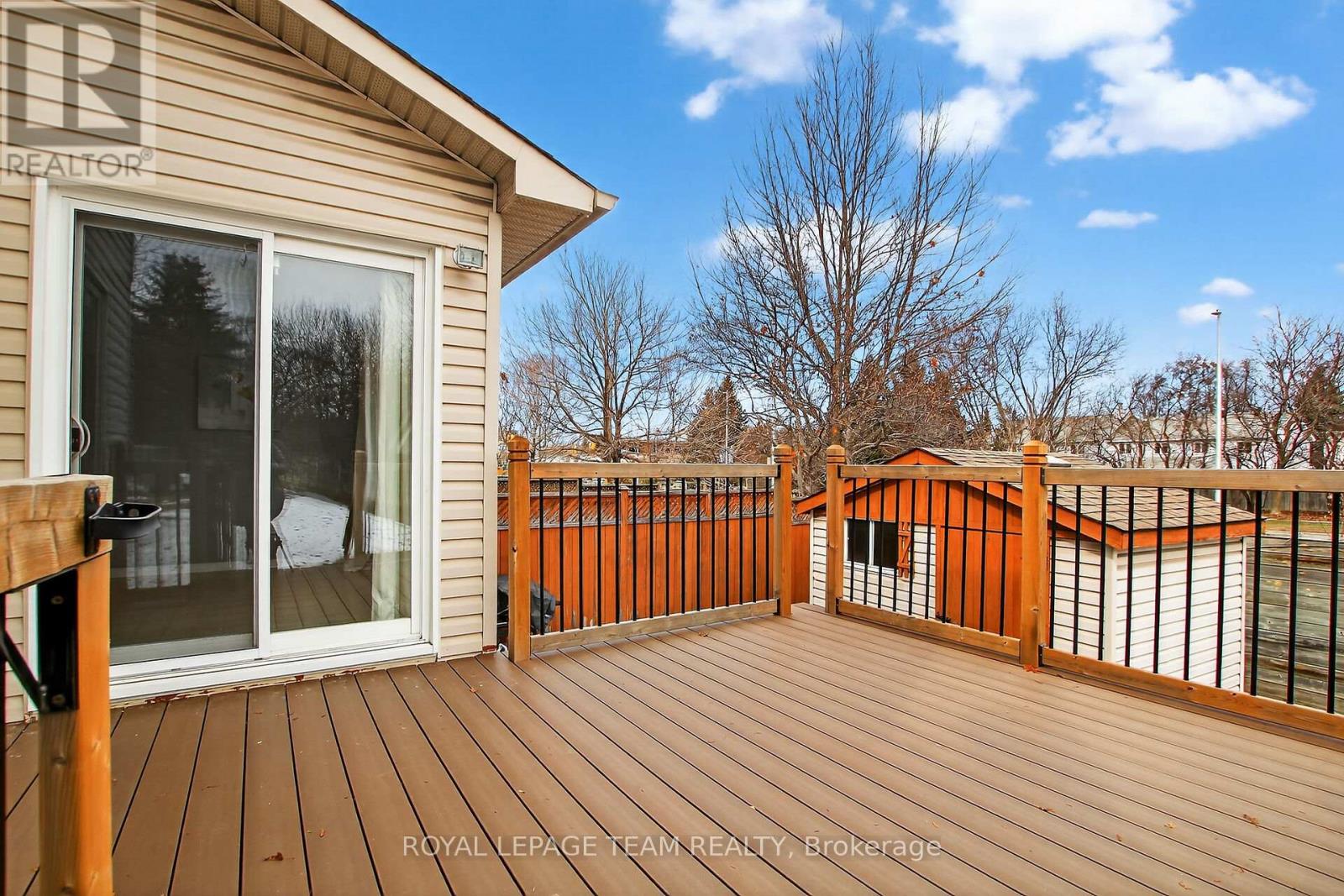 21 Baton Court, Ottawa, Ontario  K2L 4C8 - Photo 4 - X12873720