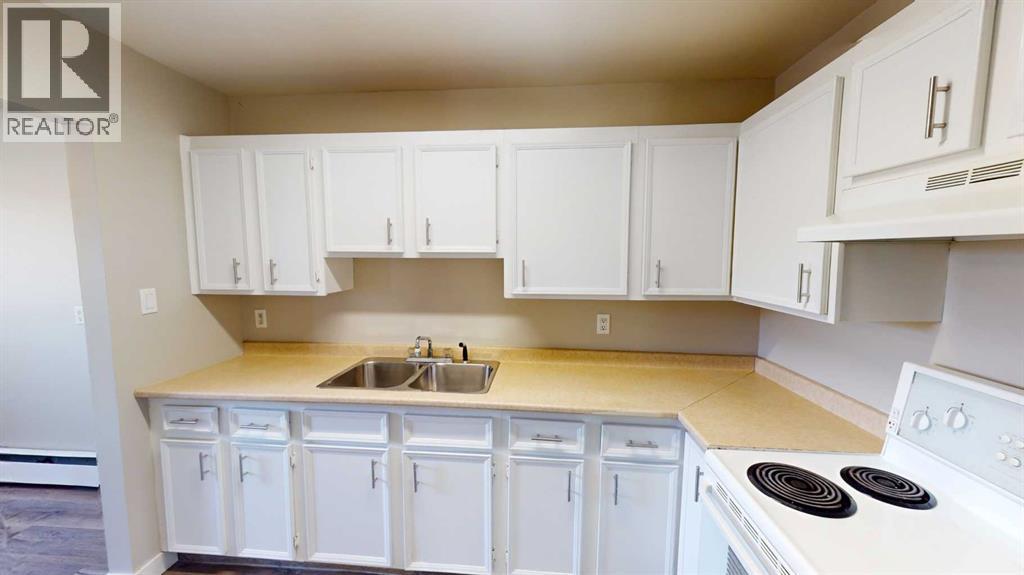 302, 10201 108 Avenue, Grande Prairie, Alberta  T8V 1P4 - Photo 3 - A2296282