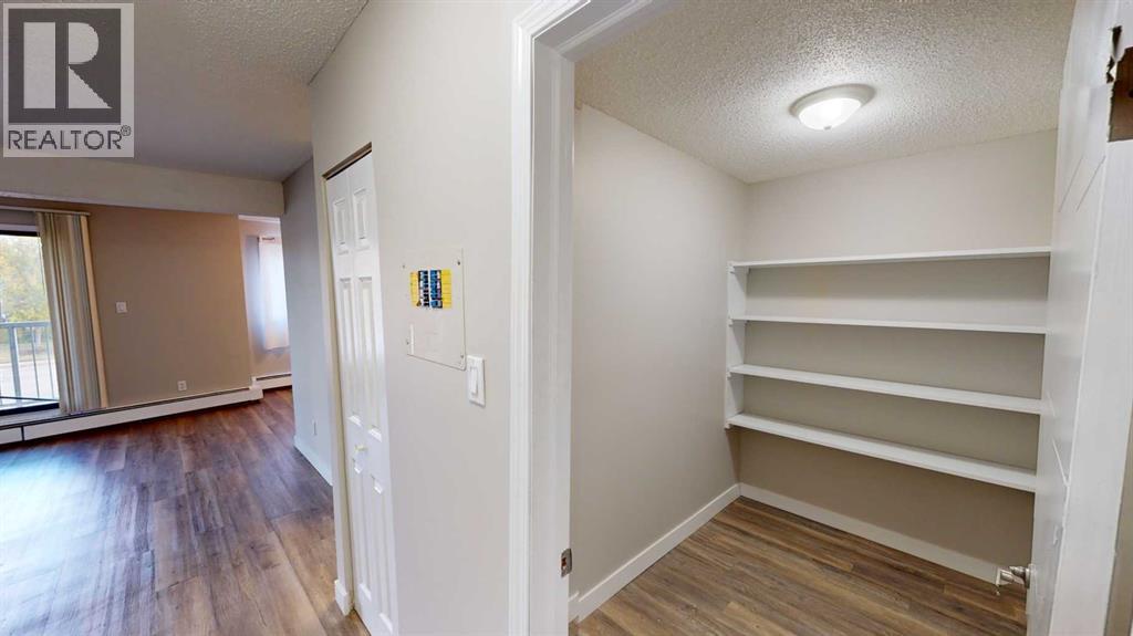 302, 10201 108 Avenue, Grande Prairie, Alberta  T8V 1P4 - Photo 2 - A2296282