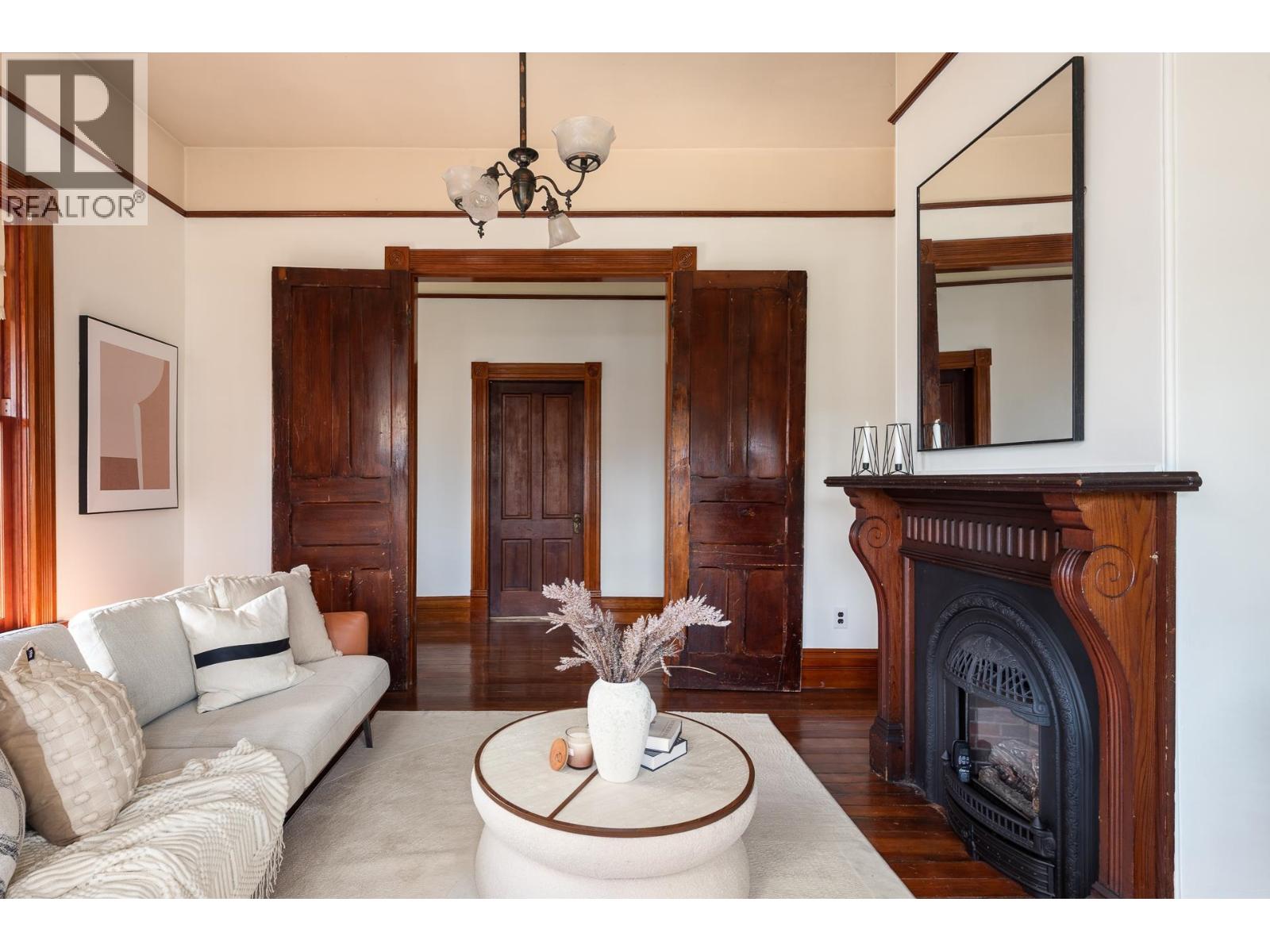 217 Ninth Street, New Westminster, British Columbia  V3M 3V4 - Photo 6 - R3105475