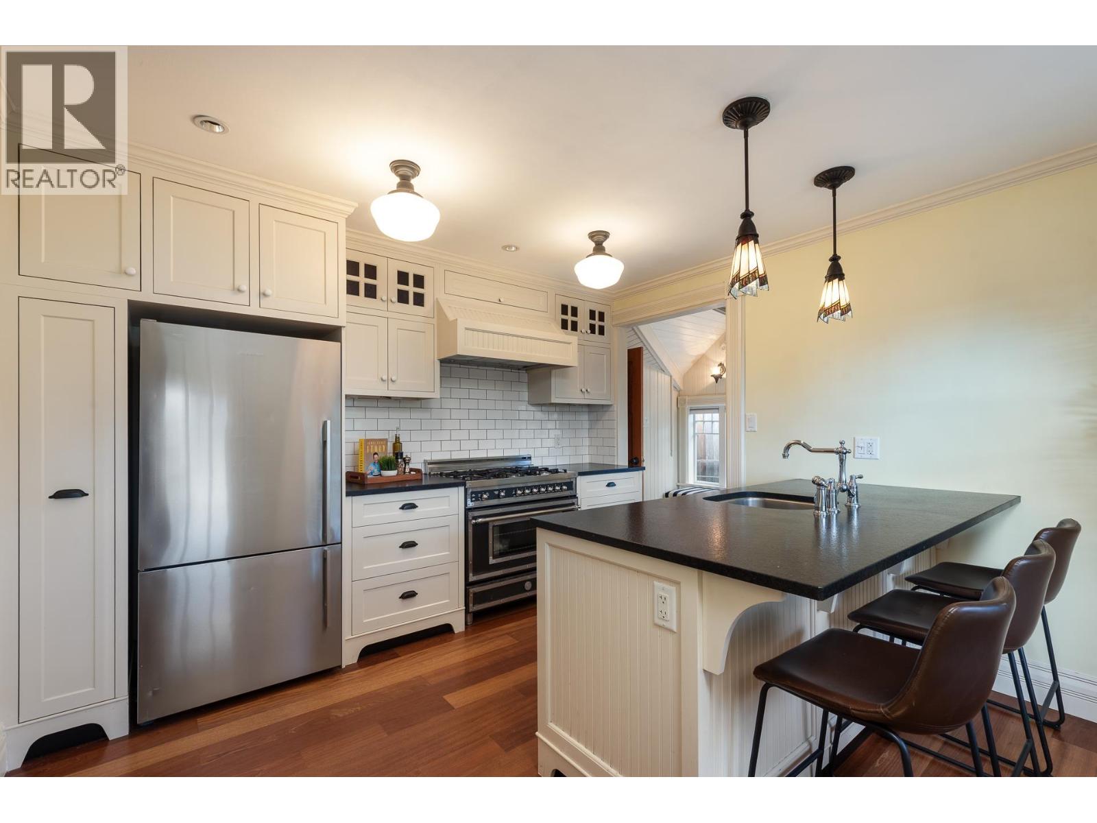 217 Ninth Street, New Westminster, British Columbia  V3M 3V4 - Photo 9 - R3105475