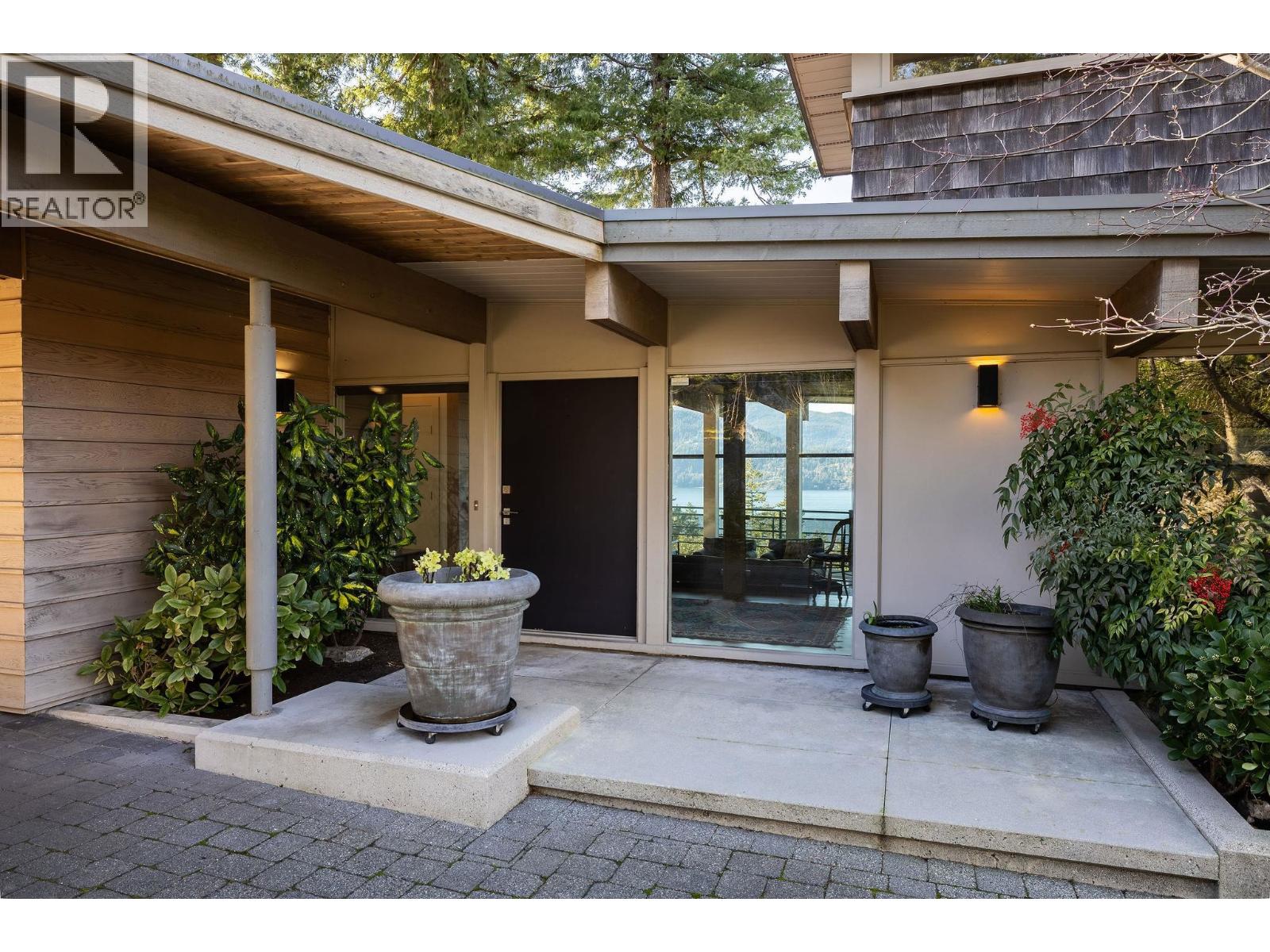 6235 Overstone Drive, West Vancouver, British Columbia  V7W 1X9 - Photo 3 - R3105506