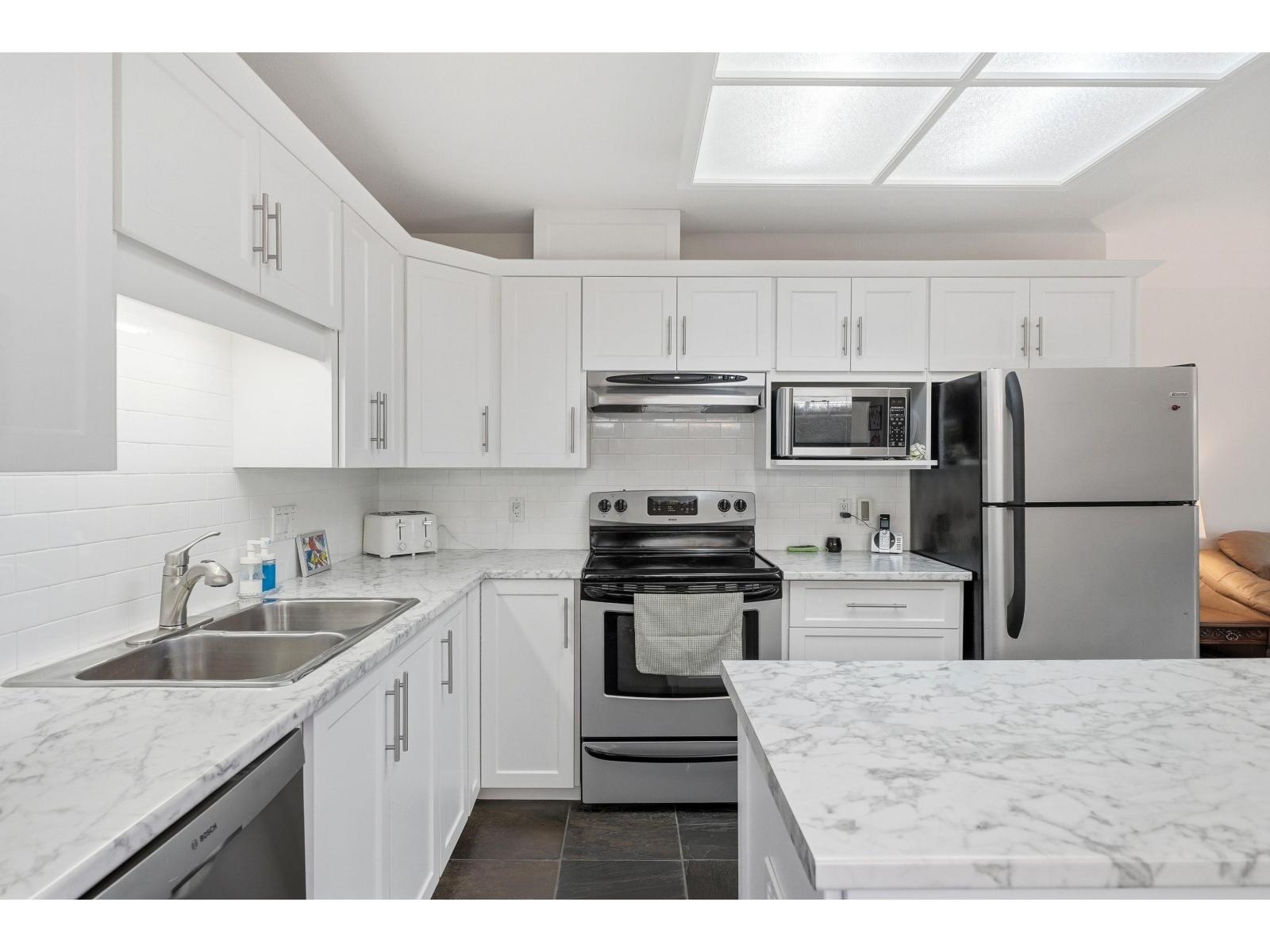 18636 62a Avenue, Surrey, British Columbia V3S 7N7 - Photo 8 - R3105341