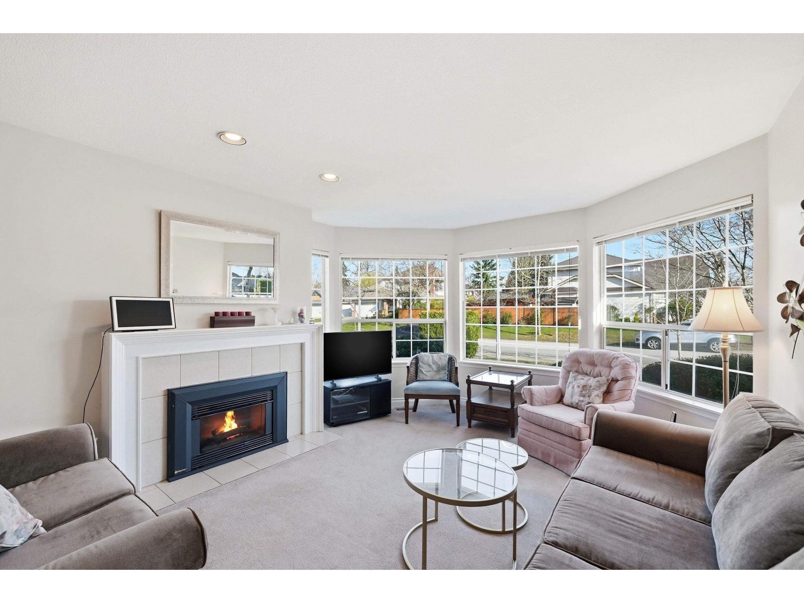 18636 62a Avenue, Surrey, British Columbia V3S 7N7 - Photo 3 - R3105341