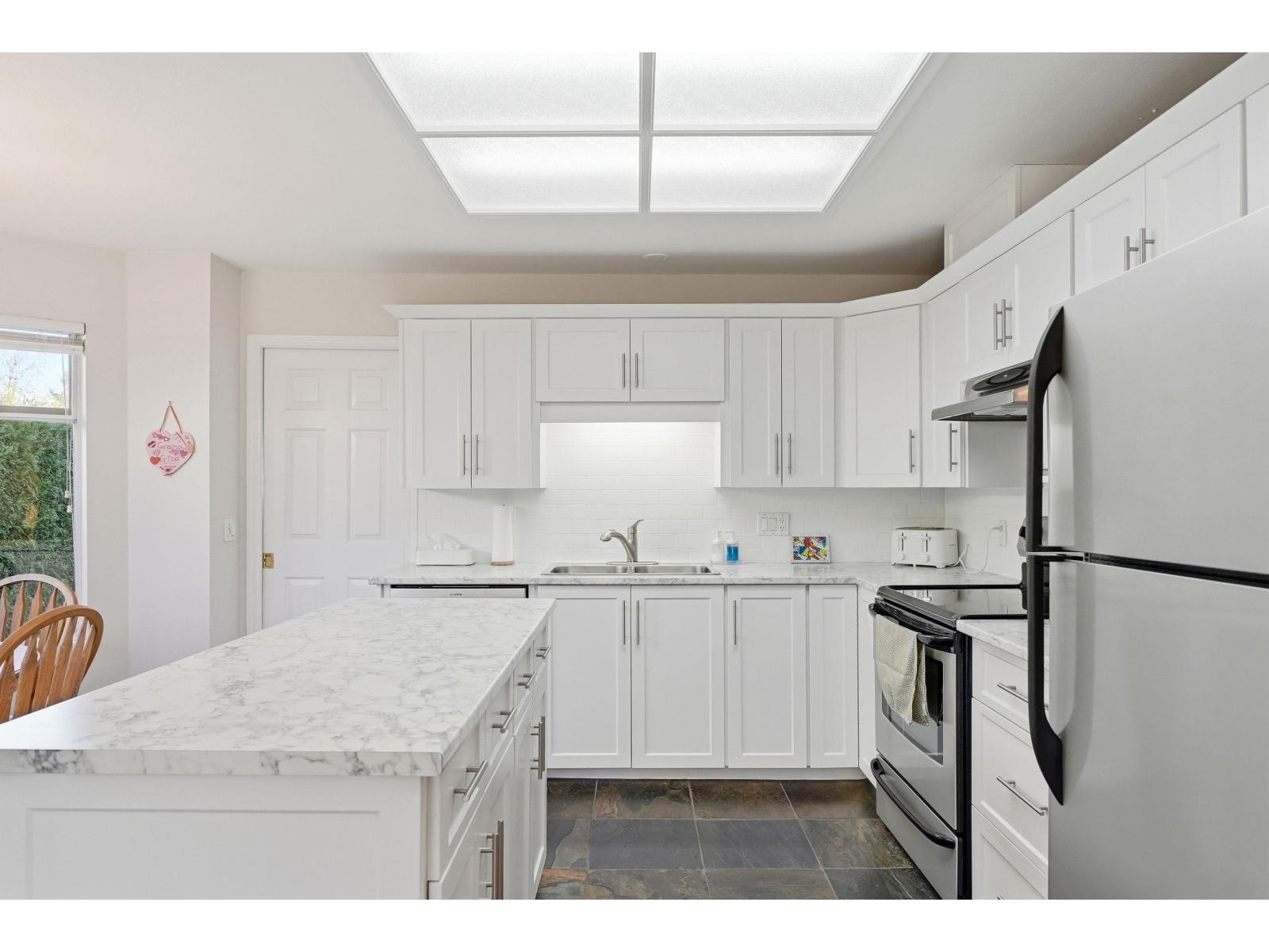 18636 62a Avenue, Surrey, British Columbia V3S 7N7 - Photo 7 - R3105341