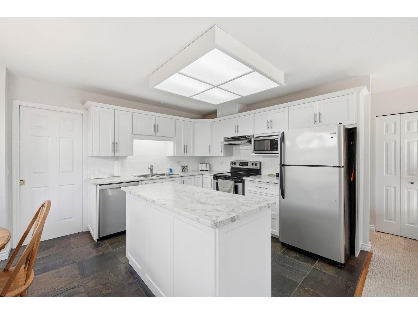 18636 62a Avenue, Surrey, British Columbia V3S 7N7 - Photo 6 - R3105341