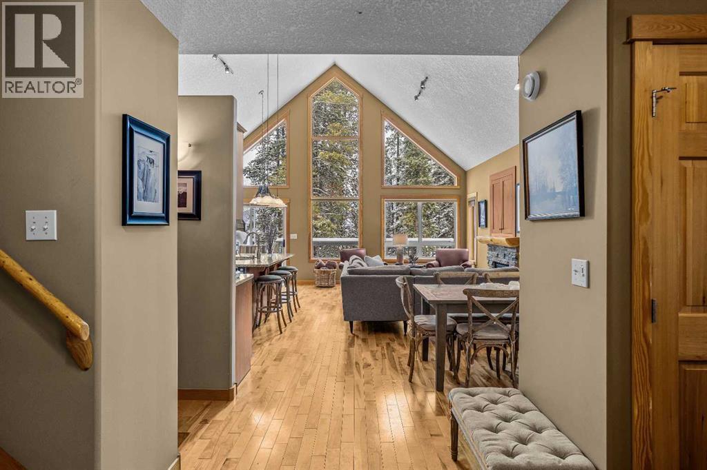 1112 Wilson Way, Canmore, Alberta  T1W 3C4 - Photo 4 - A2297442