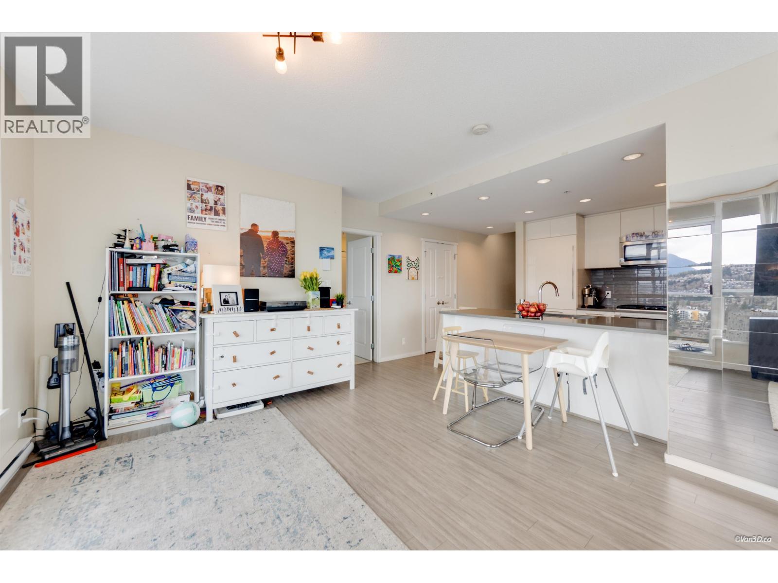 2806 3102 Windsor Gate, Coquitlam, British Columbia V3B 0J3 - Photo 14 - R3105003