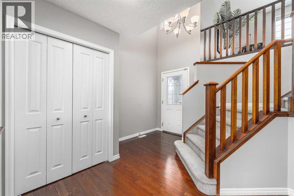 18 Tuscany Summit Green NW, Calgary, Alberta  T3L 0B8 - Photo 7 - A2297629