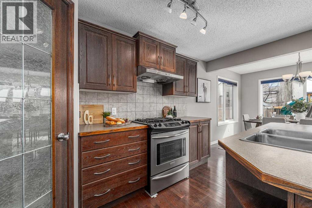 18 Tuscany Summit Green NW, Calgary, Alberta  T3L 0B8 - Photo 13 - A2297629