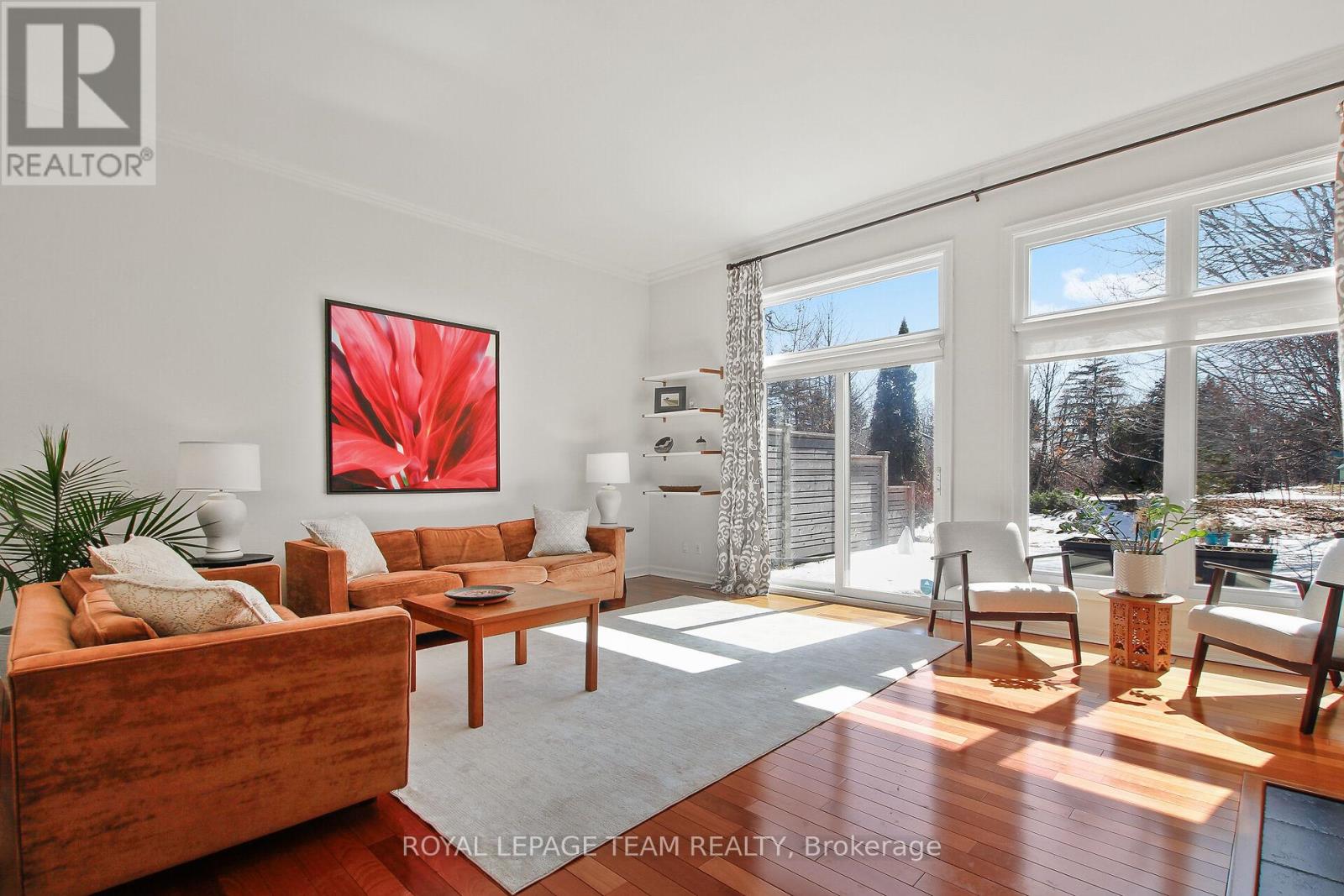 224 Knudson Drive, Ottawa, Ontario  K2K 2N7 - Photo 2 - X12941270