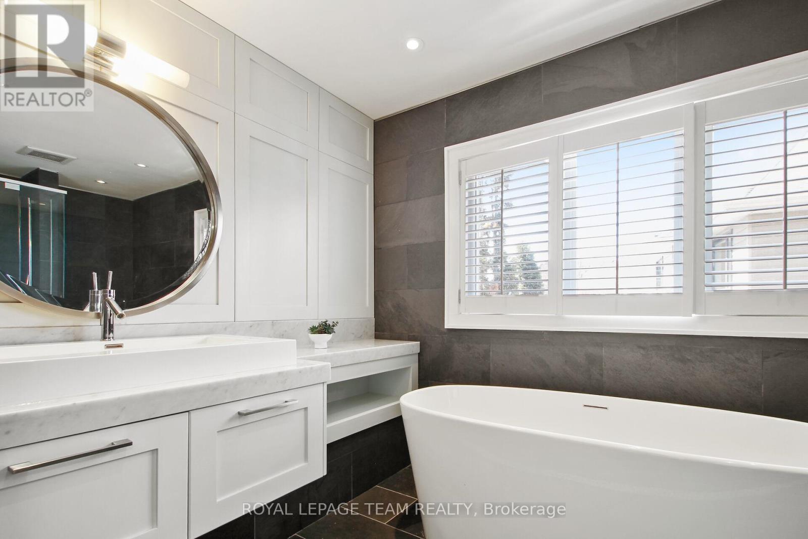 224 Knudson Drive, Ottawa, Ontario  K2K 2N7 - Photo 35 - X12941270