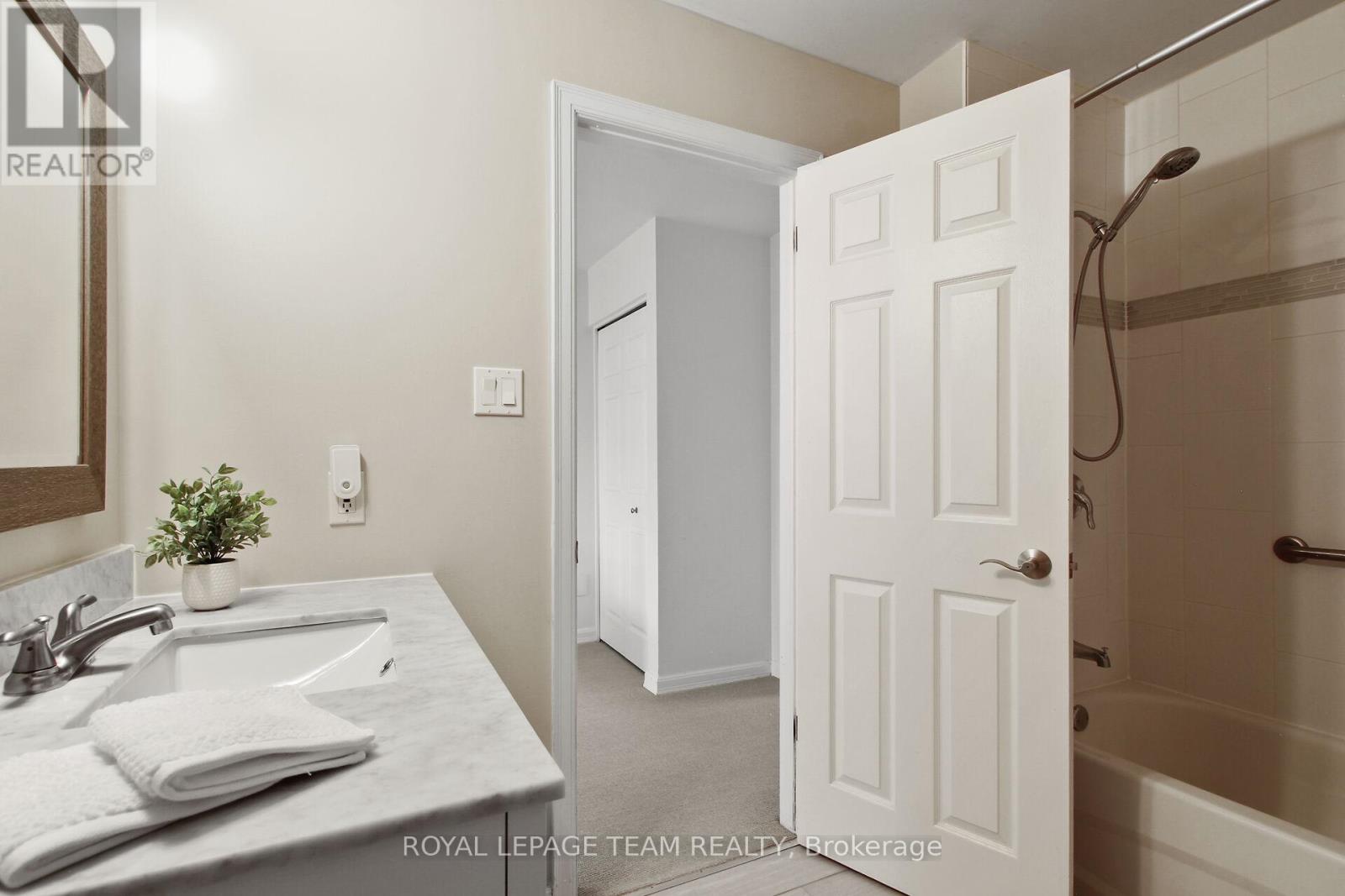 224 Knudson Drive, Ottawa, Ontario  K2K 2N7 - Photo 41 - X12941270