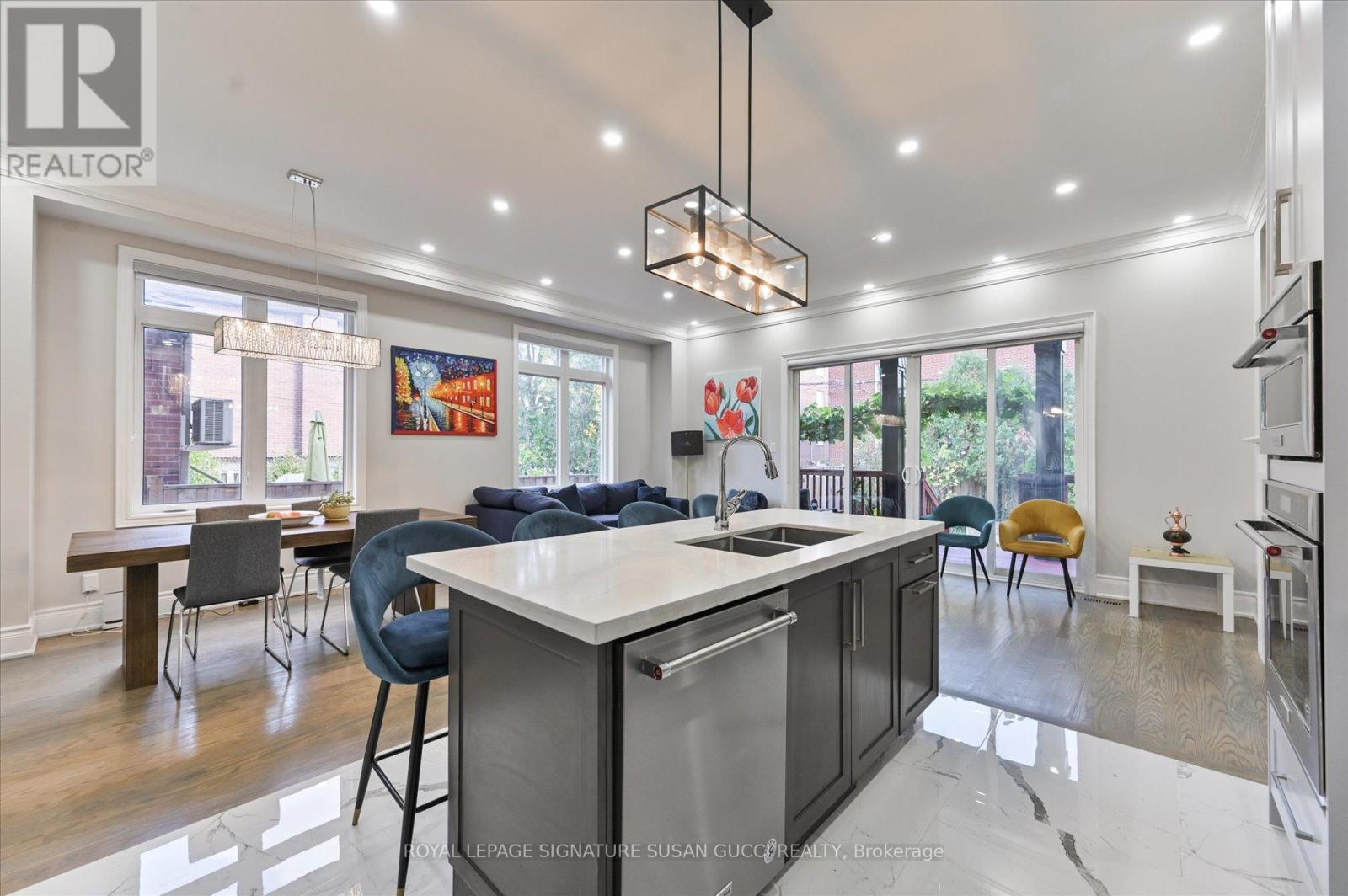 3 Holmstead Avenue, Toronto, Ontario  M4B 1S9 - Photo 10 - E12941318