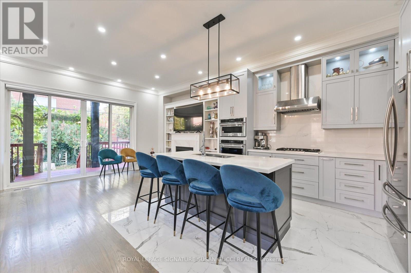 3 Holmstead Avenue, Toronto, Ontario  M4B 1S9 - Photo 8 - E12941318