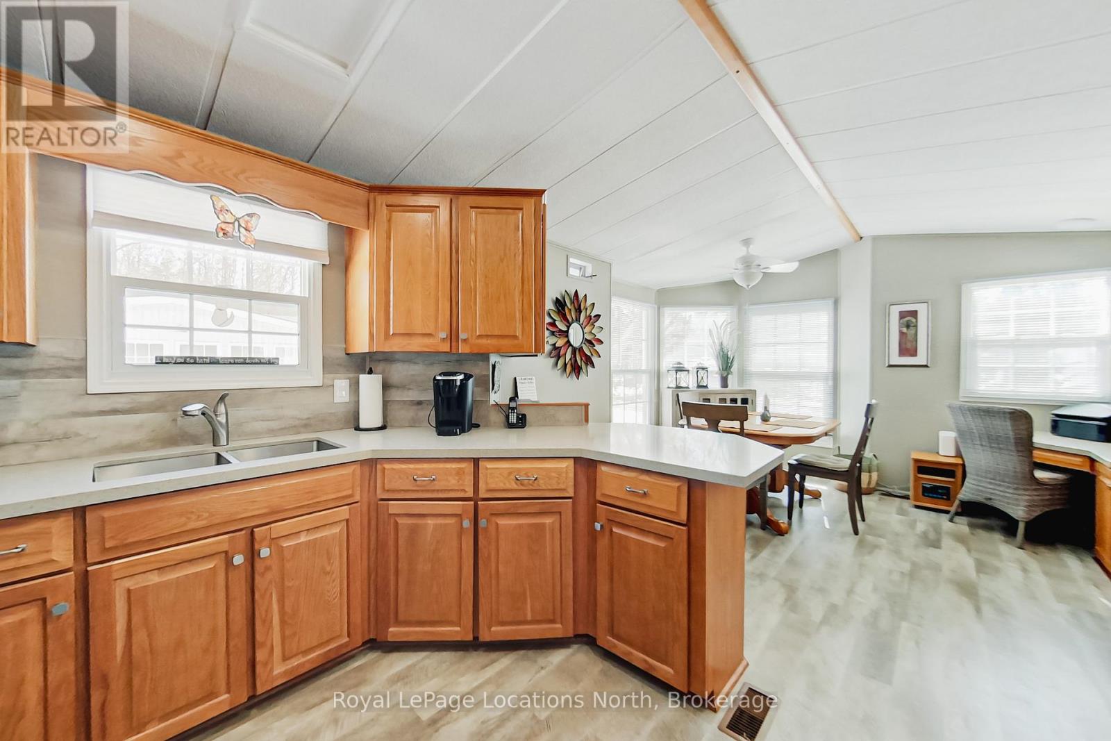 22 Prince Charles Avenue, Springwater, Ontario  L0L 1P0 - Photo 11 - S12940126