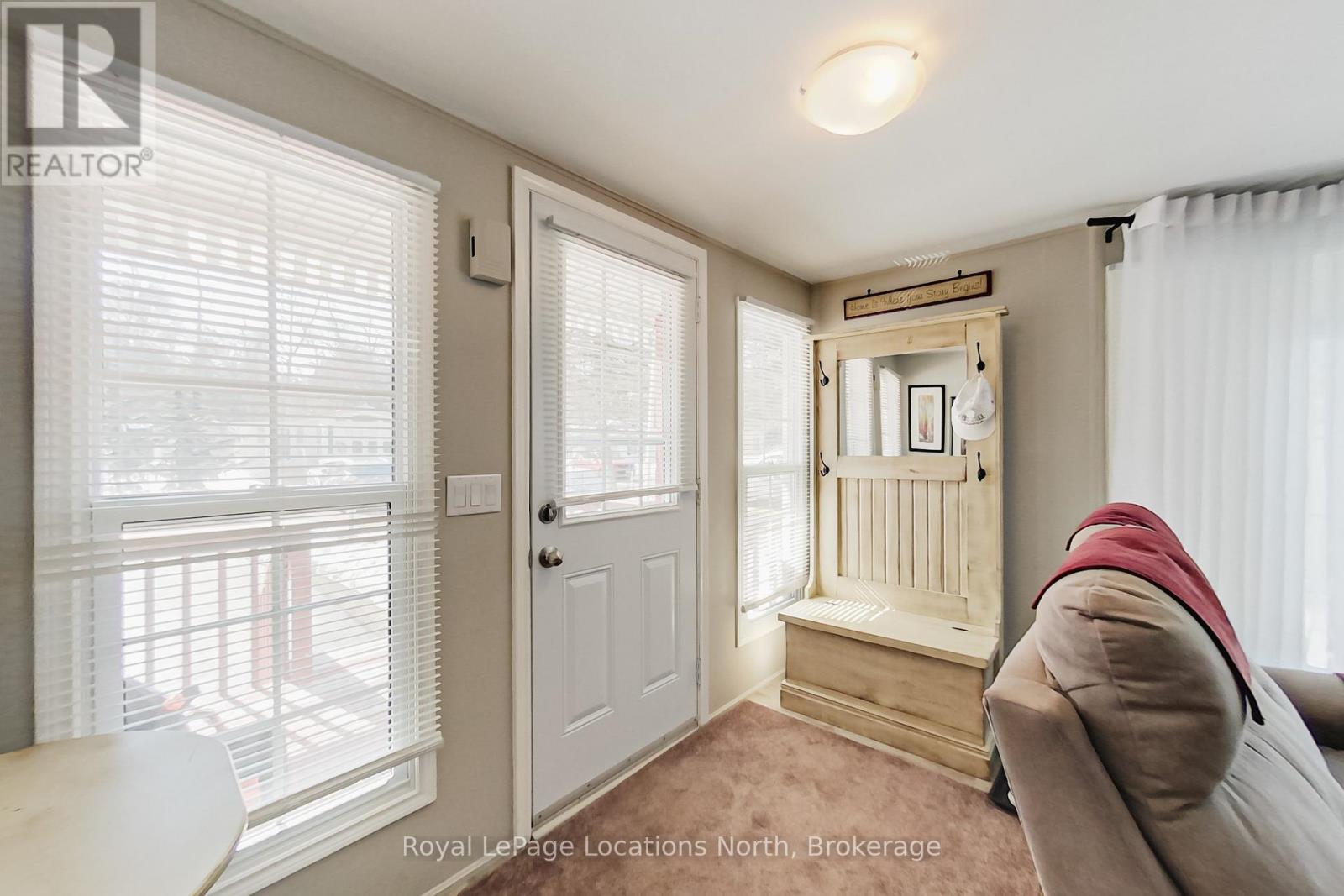 22 Prince Charles Avenue, Springwater, Ontario  L0L 1P0 - Photo 7 - S12940126