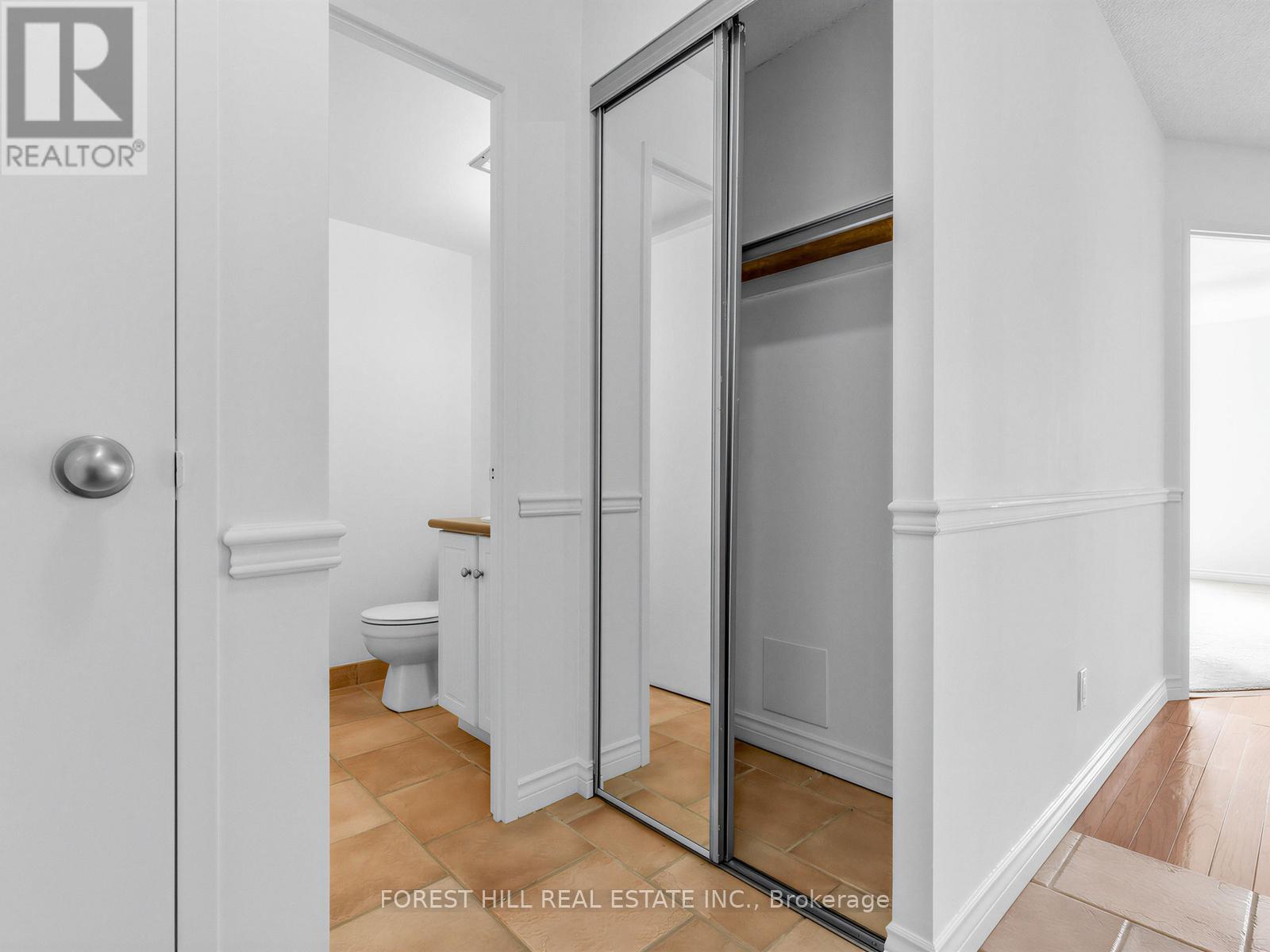 2313 - 633 Bay Street, Toronto, Ontario  M5G 2G4 - Photo 29 - C12941056