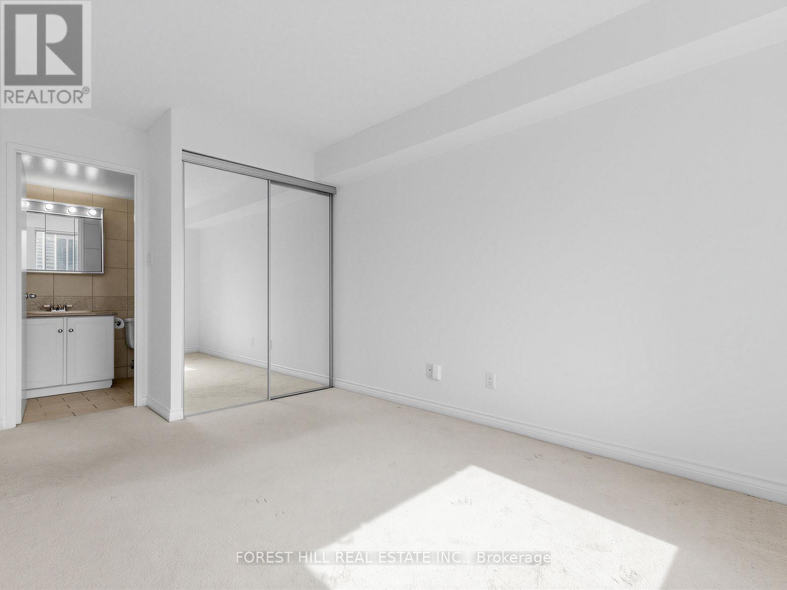 2313 - 633 Bay Street, Toronto, Ontario  M5G 2G4 - Photo 21 - C12941056