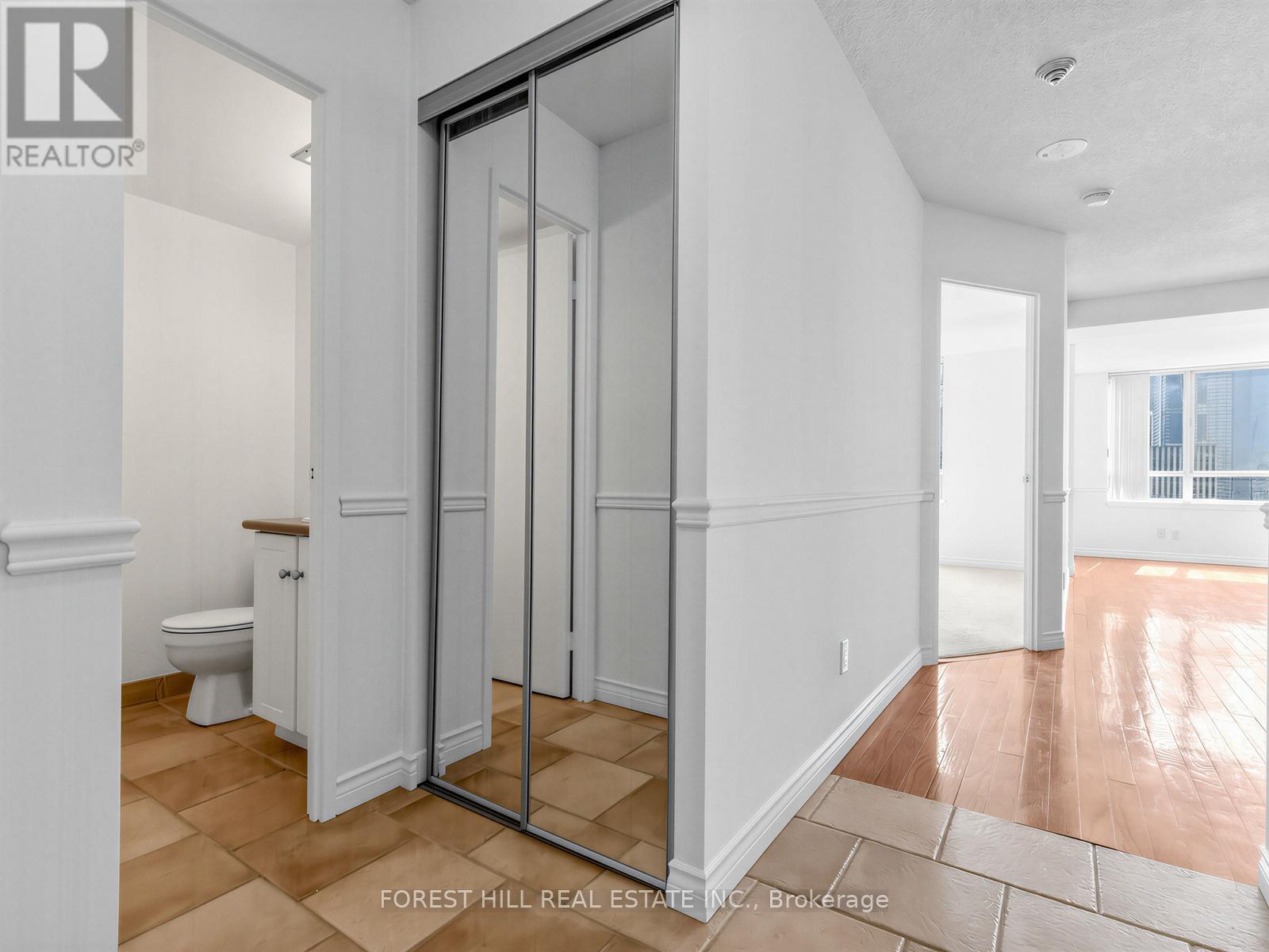 2313 - 633 Bay Street, Toronto, Ontario  M5G 2G4 - Photo 27 - C12941056
