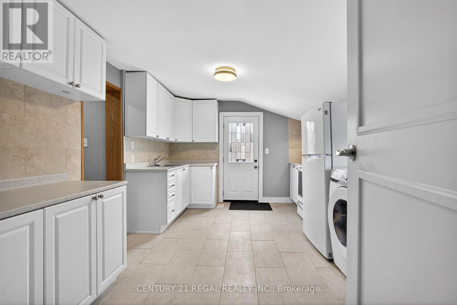 241 Mary Street N, Oshawa, Ontario  L1G 5C5 - Photo 8 - E12941184