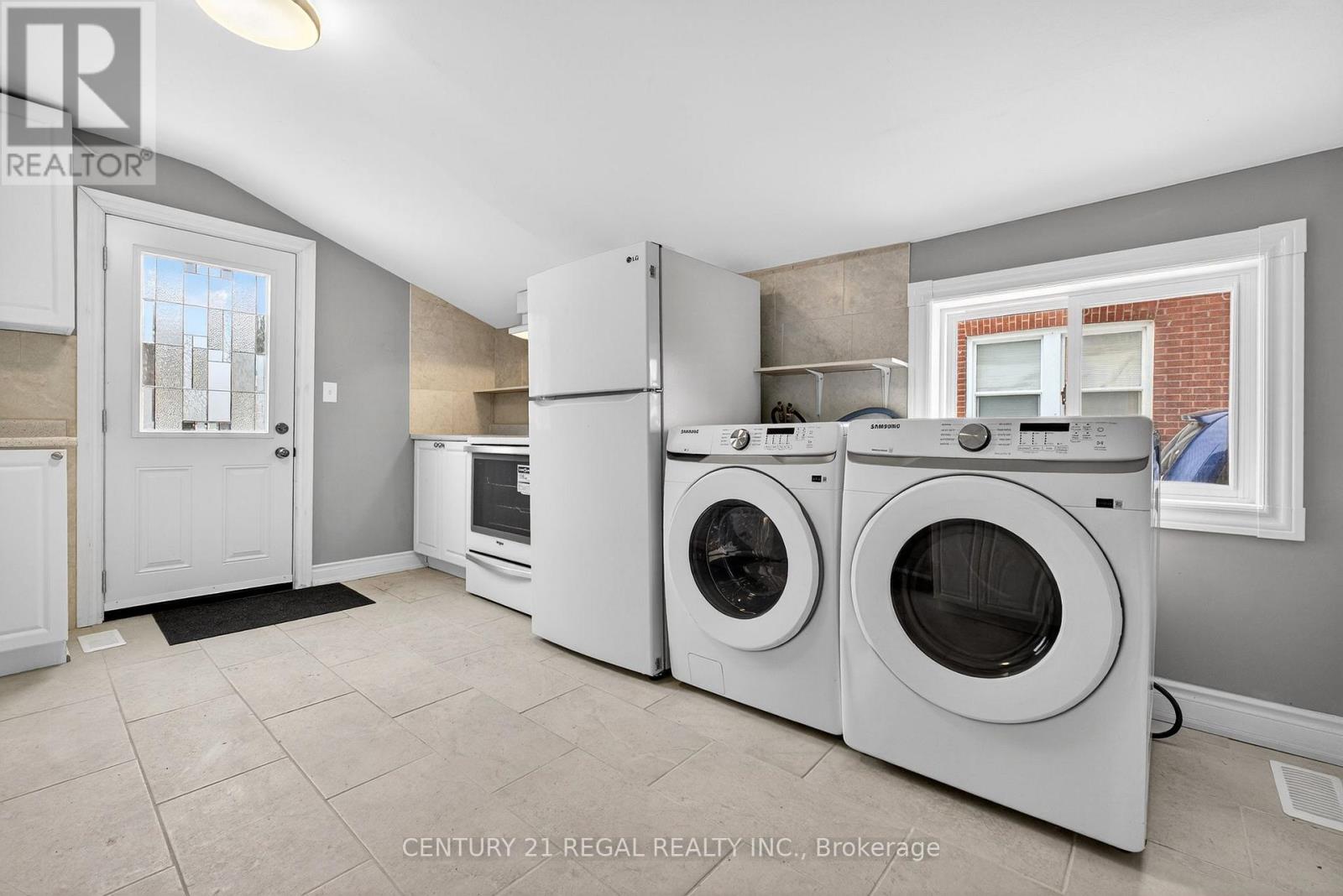 241 Mary Street N, Oshawa, Ontario  L1G 5C5 - Photo 9 - E12941184