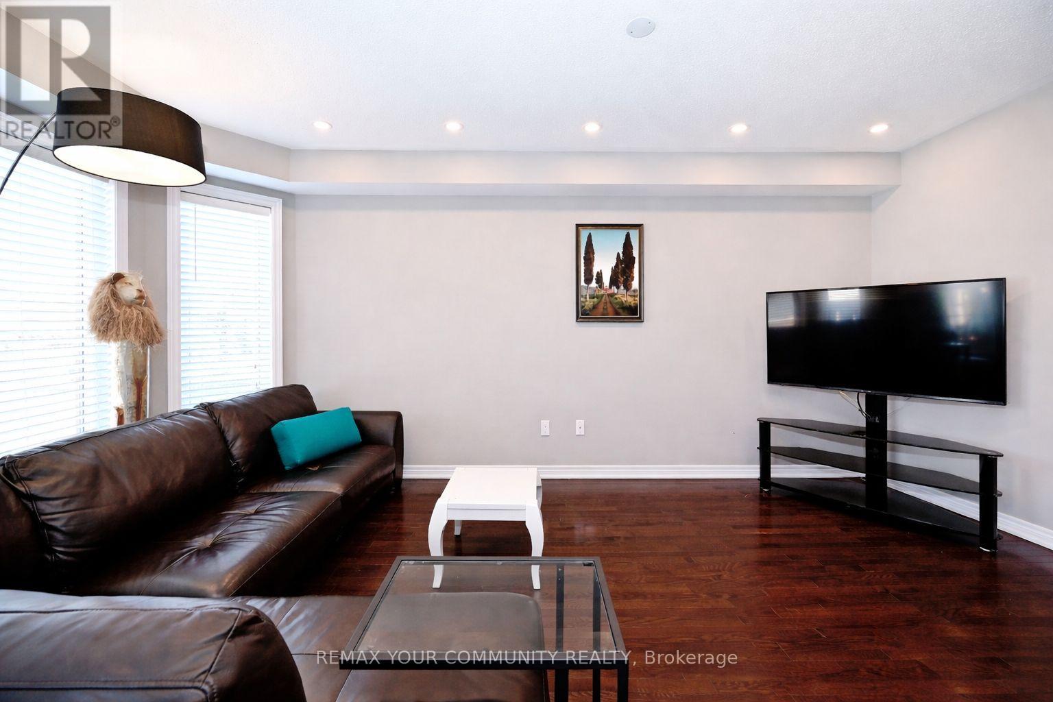 44 Stoyell Drive, Richmond Hill, Ontario  L4E 0M7 - Photo 6 - N12941242