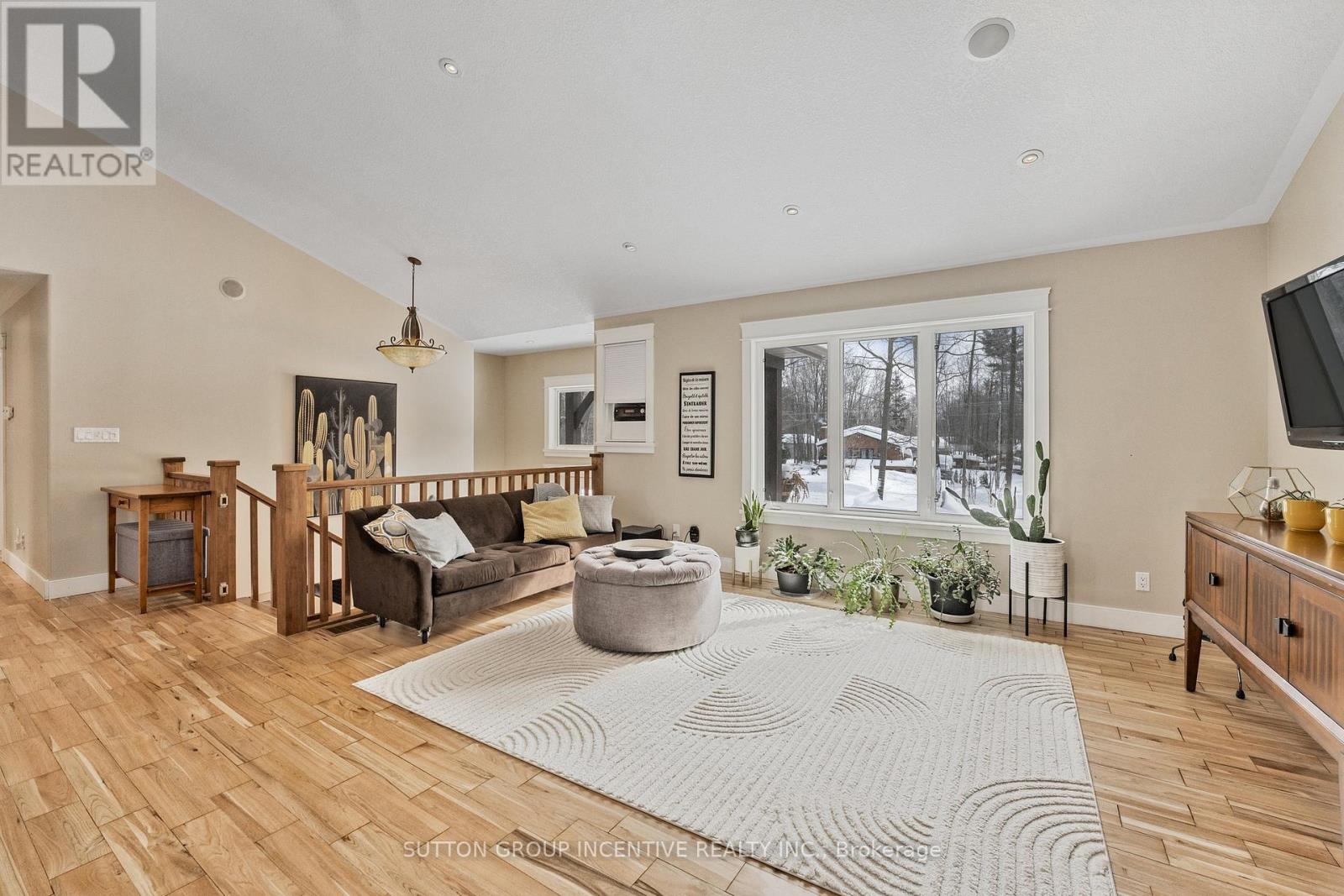 48 Tall Pines Drive, Tiny, Ontario  L9M 0H4 - Photo 11 - S12941236