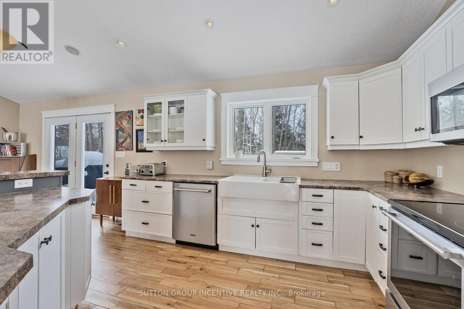 48 Tall Pines Drive, Tiny, Ontario  L9M 0H4 - Photo 14 - S12941236