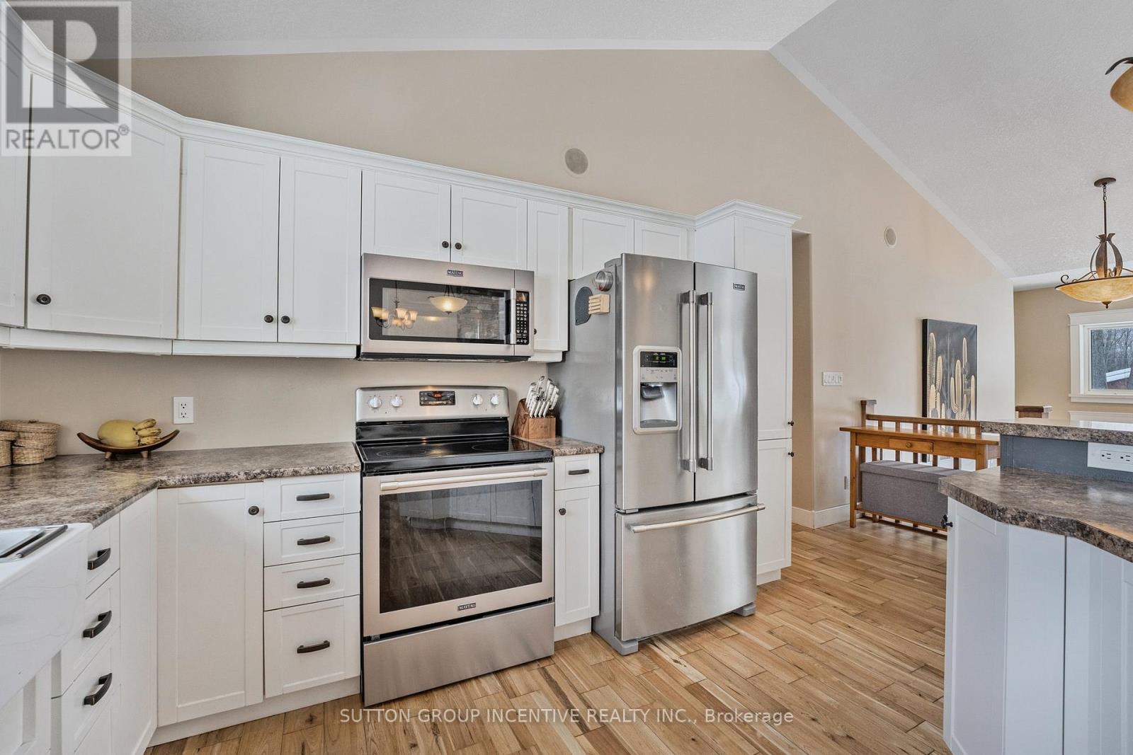 48 Tall Pines Drive, Tiny, Ontario  L9M 0H4 - Photo 16 - S12941236