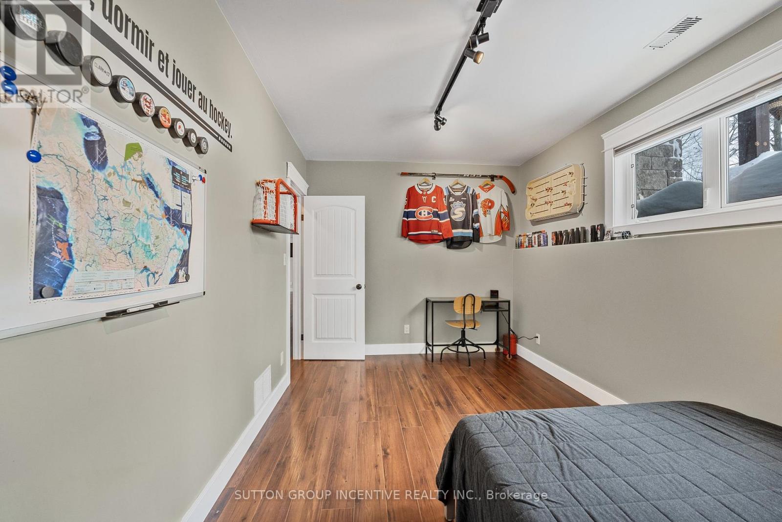 48 Tall Pines Drive, Tiny, Ontario  L9M 0H4 - Photo 34 - S12941236