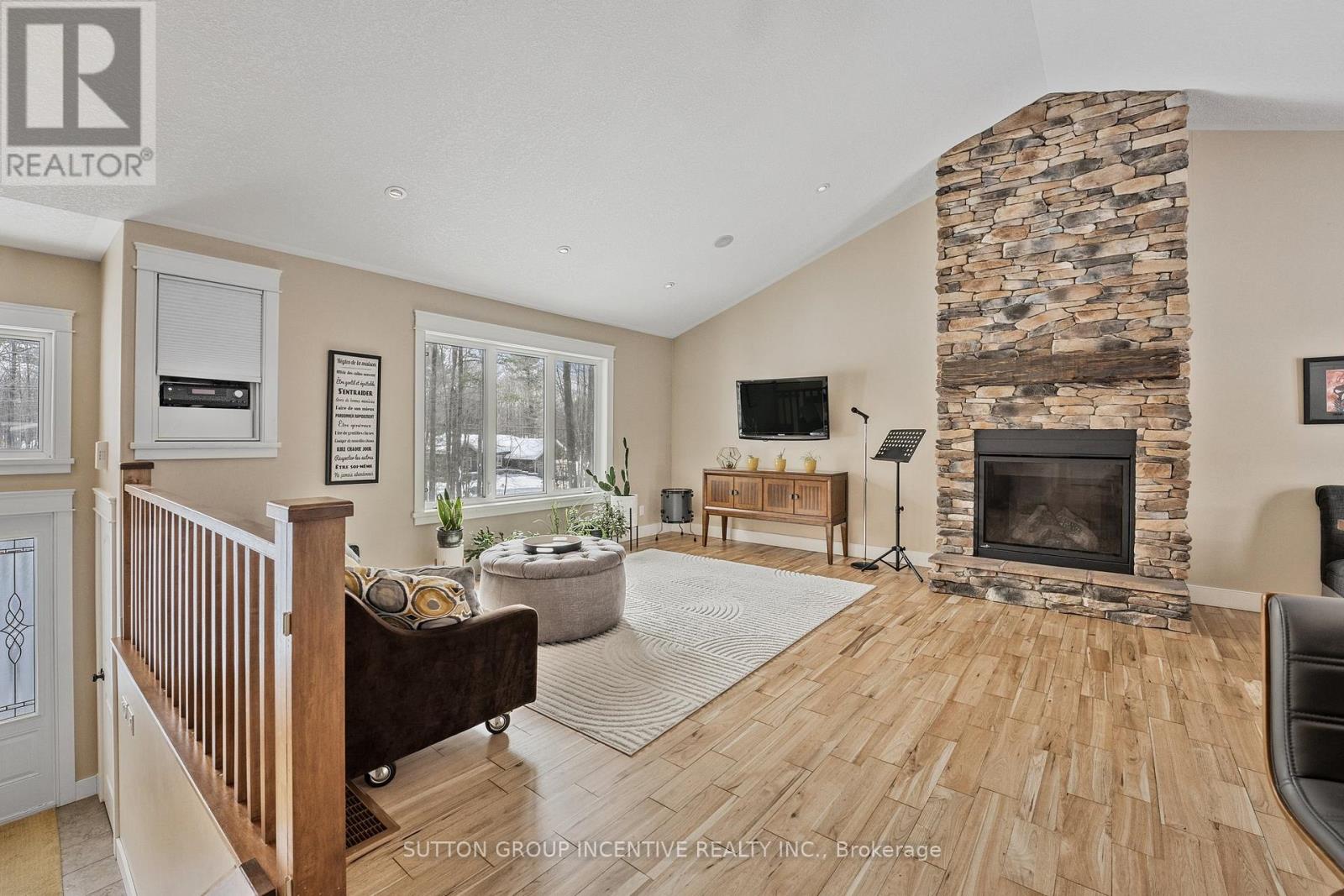 48 Tall Pines Drive, Tiny, Ontario  L9M 0H4 - Photo 7 - S12941236