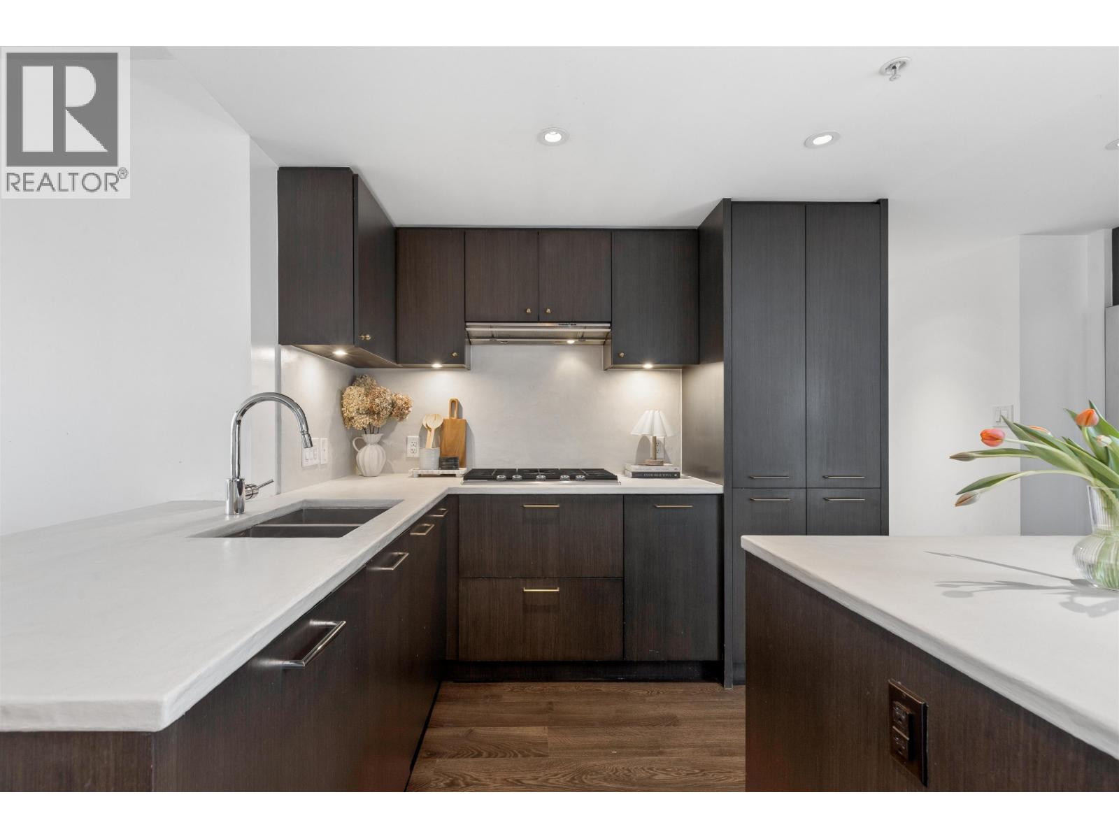 303 150 W 15th Street, North Vancouver, British Columbia  V7M 1R5 - Photo 7 - R3104755