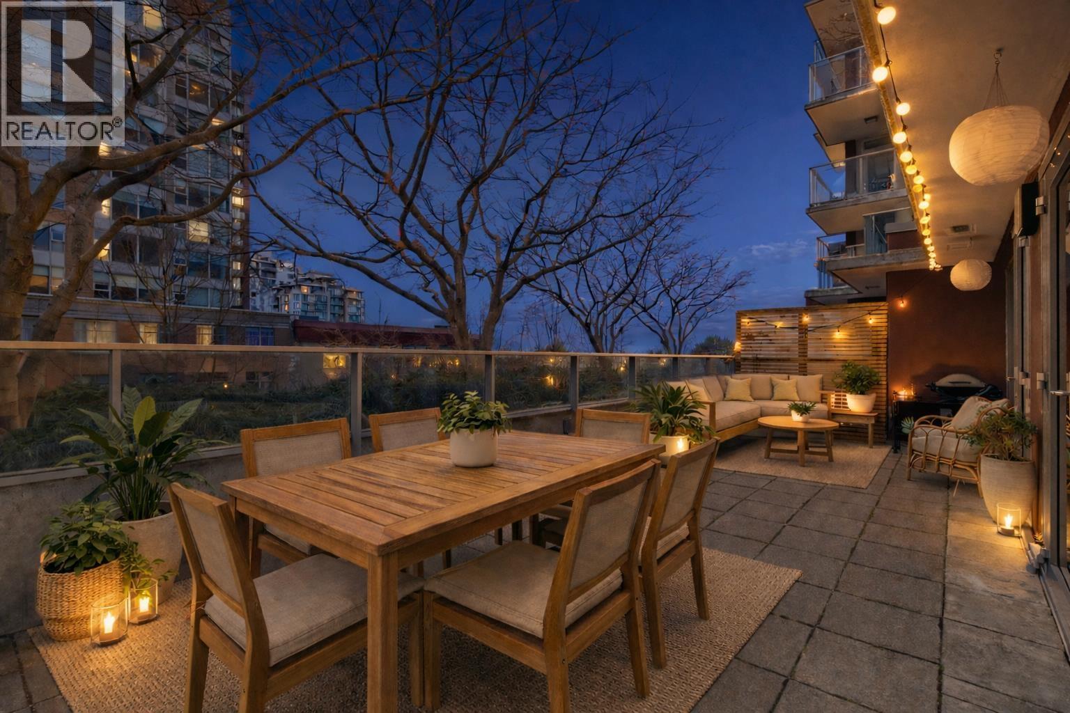 303 150 W 15th Street, North Vancouver, British Columbia  V7M 1R5 - Photo 31 - R3104755