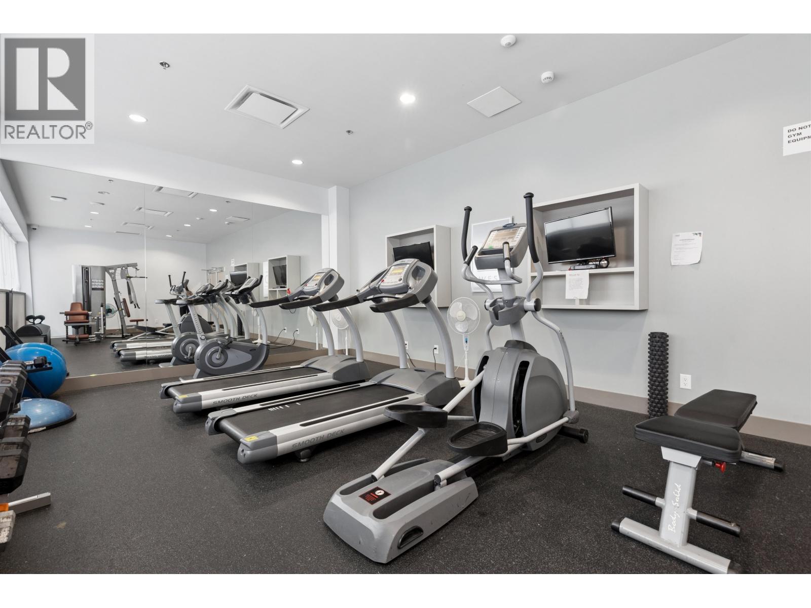 303 150 W 15th Street, North Vancouver, British Columbia  V7M 1R5 - Photo 34 - R3104755