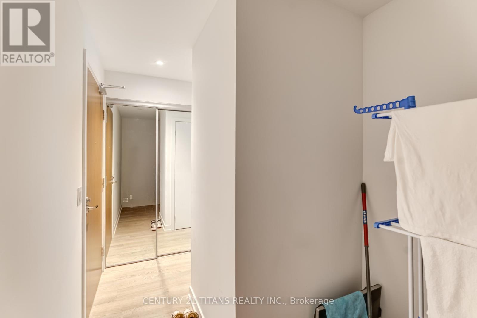 4010 - 1926 Lakeshore Boulevard, Toronto, Ontario  M6S 1A2 - Photo 9 - W12941238