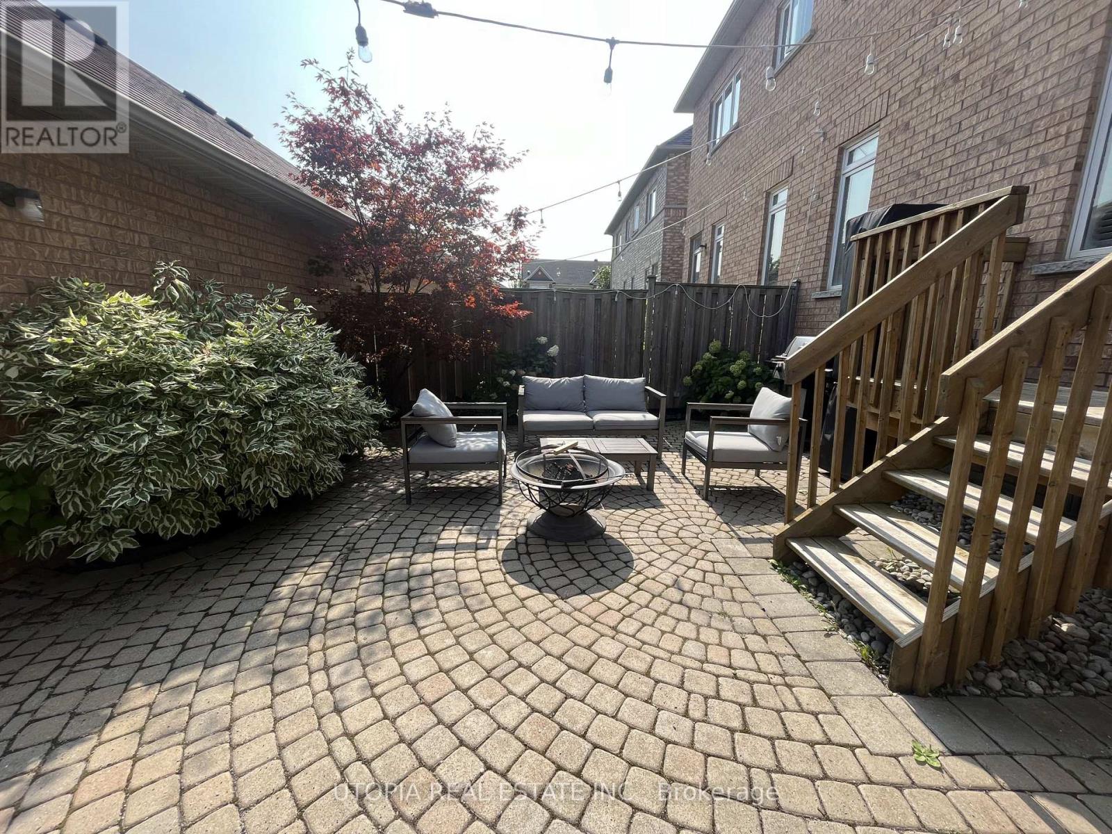 5405 Festival Drive, Mississauga, Ontario  L5M 0G7 - Photo 13 - W12941250