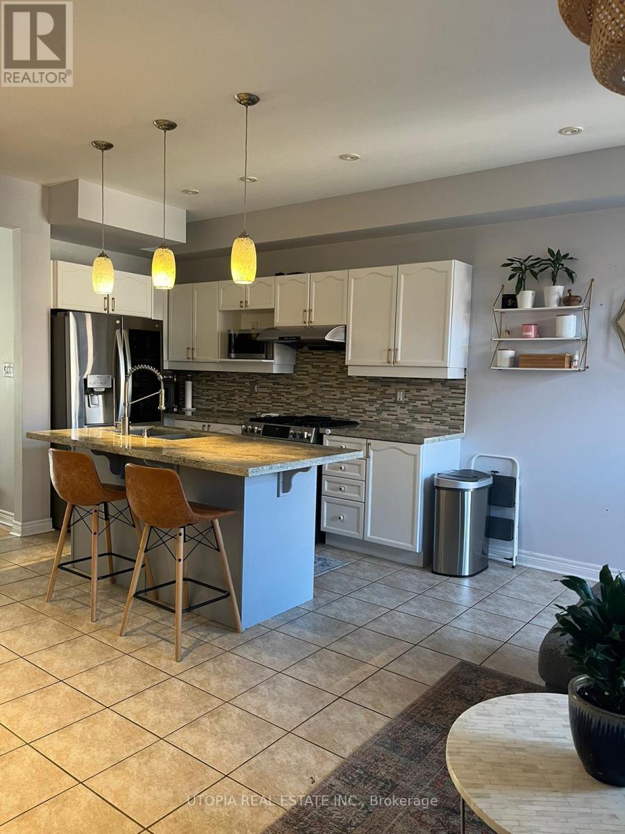 5405 Festival Drive, Mississauga, Ontario  L5M 0G7 - Photo 3 - W12941250