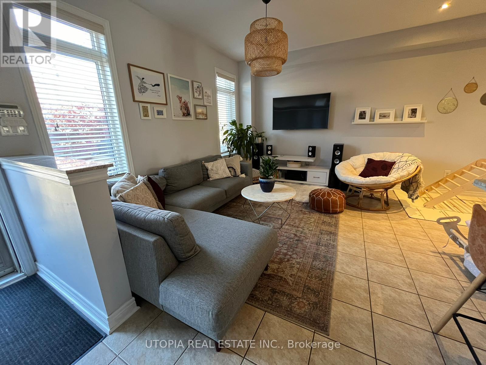 5405 Festival Drive, Mississauga, Ontario  L5M 0G7 - Photo 7 - W12941250