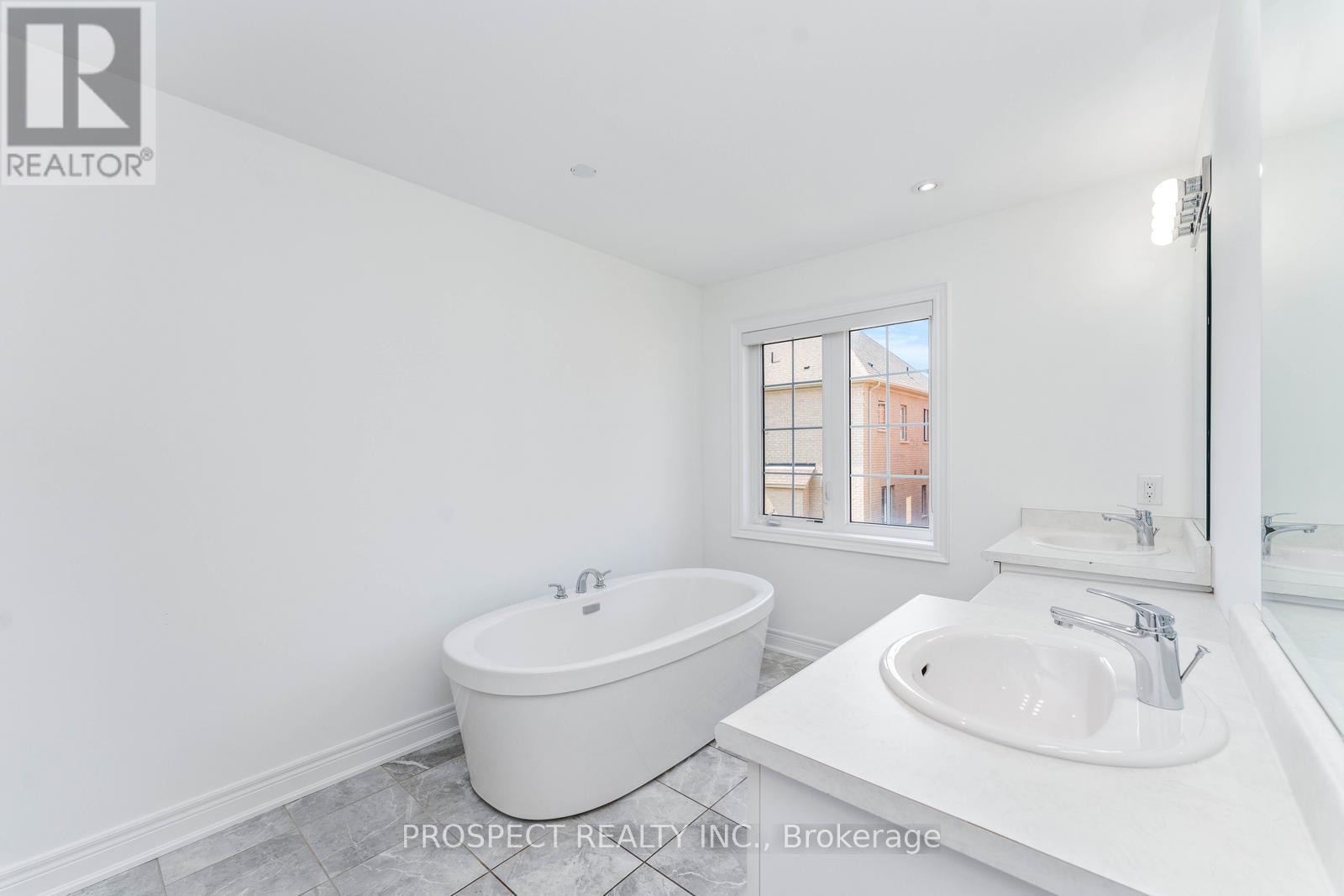 15 Lyle Way, Brampton, Ontario  L6X 5P8 - Photo 28 - W12941266