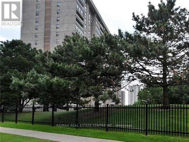 1904 - 15 Kensington Road, Brampton, Ontario  L6T 3W2 - Photo 1 - W12941310