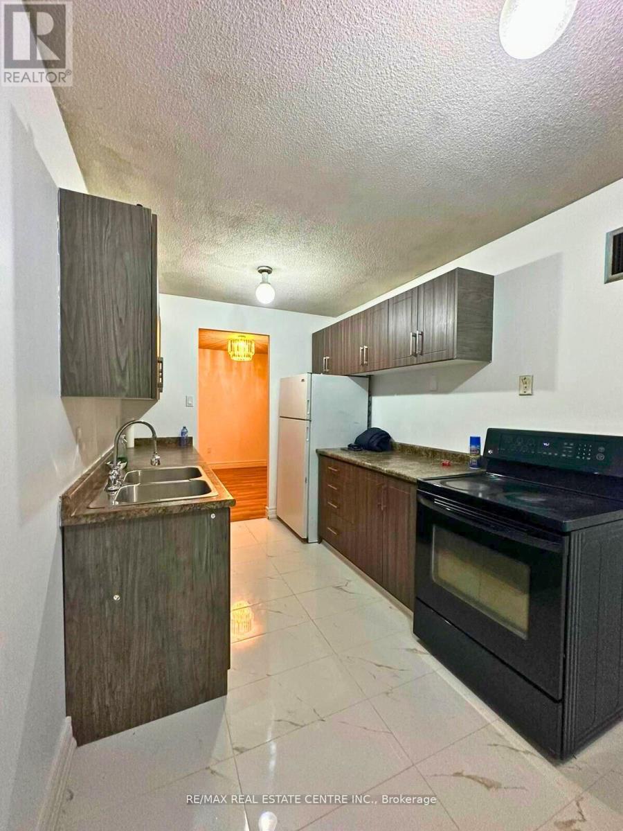 1904 - 15 Kensington Road, Brampton, Ontario  L6T 3W2 - Photo 3 - W12941310