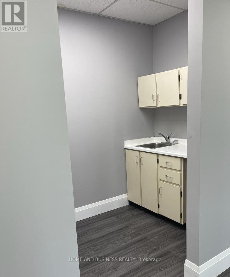 A - 1880 Bonhill Road, Mississauga, Ontario  L5T 1C4 - Photo 13 - W12941324