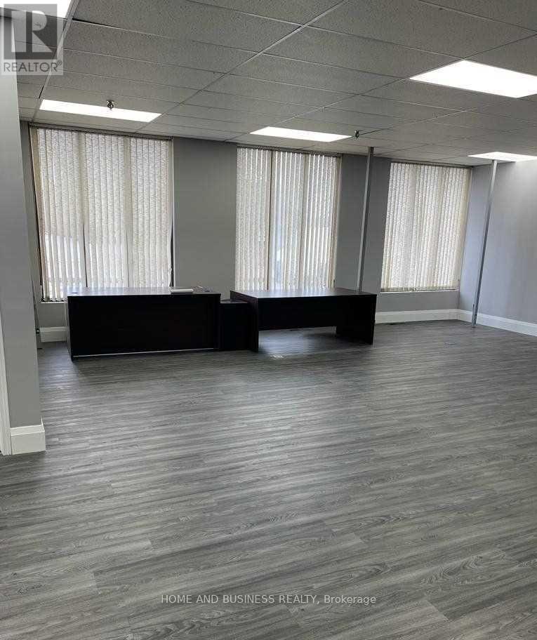 A - 1880 Bonhill Road, Mississauga, Ontario  L5T 1C4 - Photo 3 - W12941324