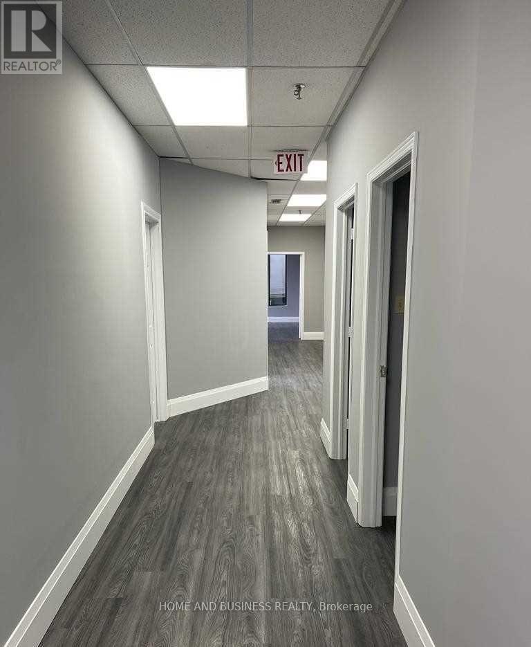 A - 1880 Bonhill Road, Mississauga, Ontario  L5T 1C4 - Photo 7 - W12941324